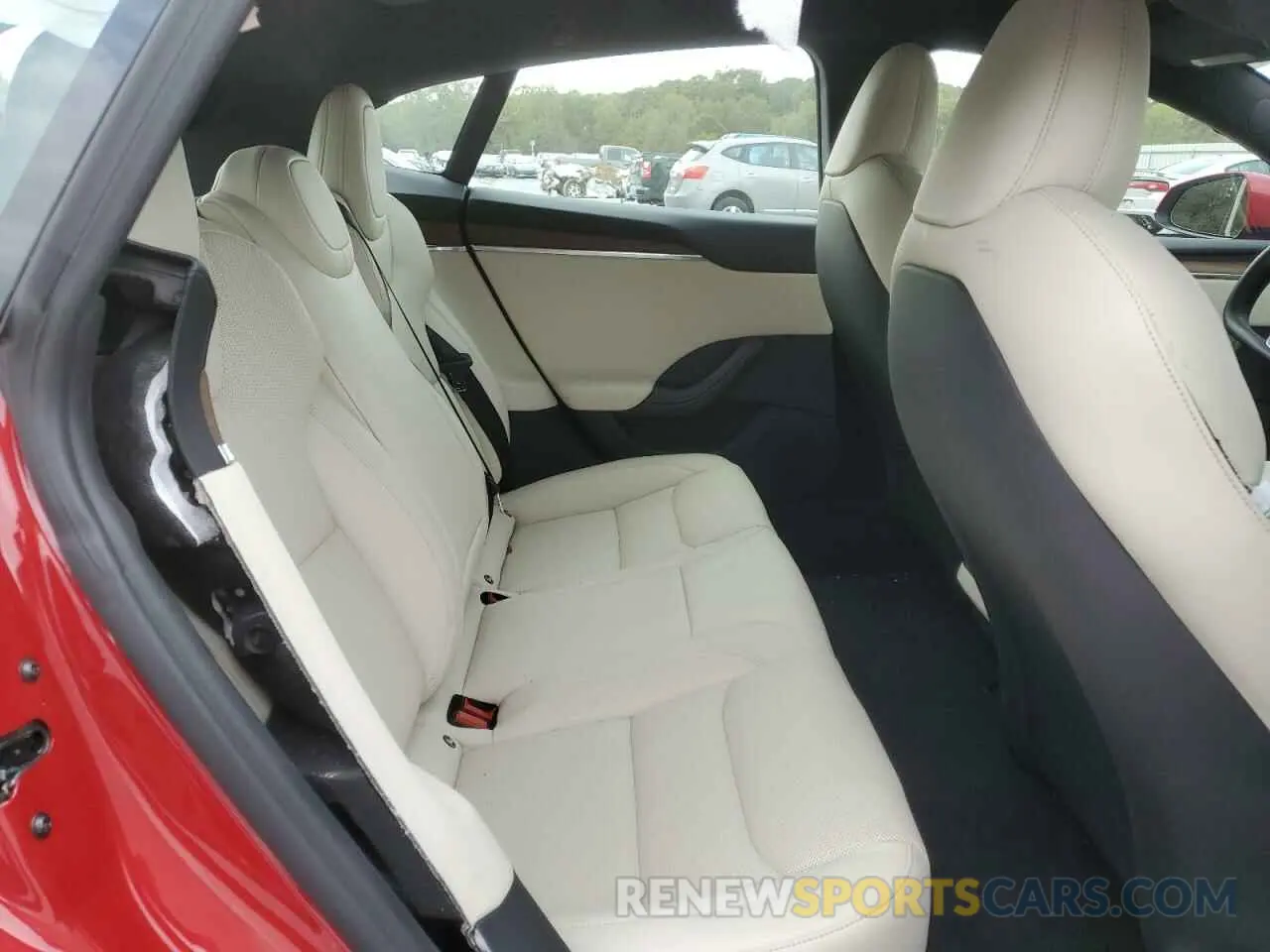 10 Photograph of a damaged car 5YJSA1E52NF470622 TESLA MODEL S 2022