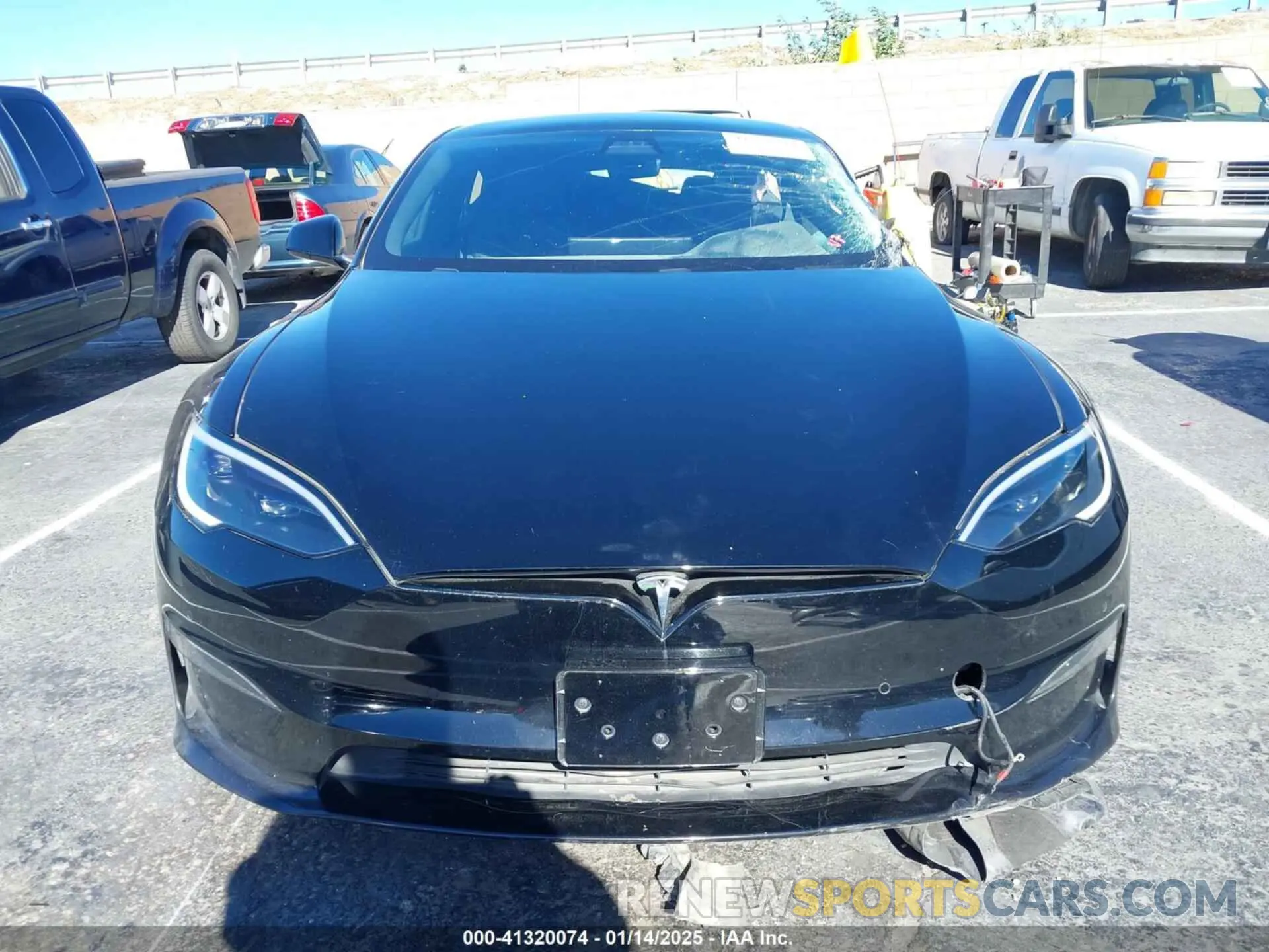 11 Photograph of a damaged car 5YJSA1E52NF476906 TESLA MODEL S 2022