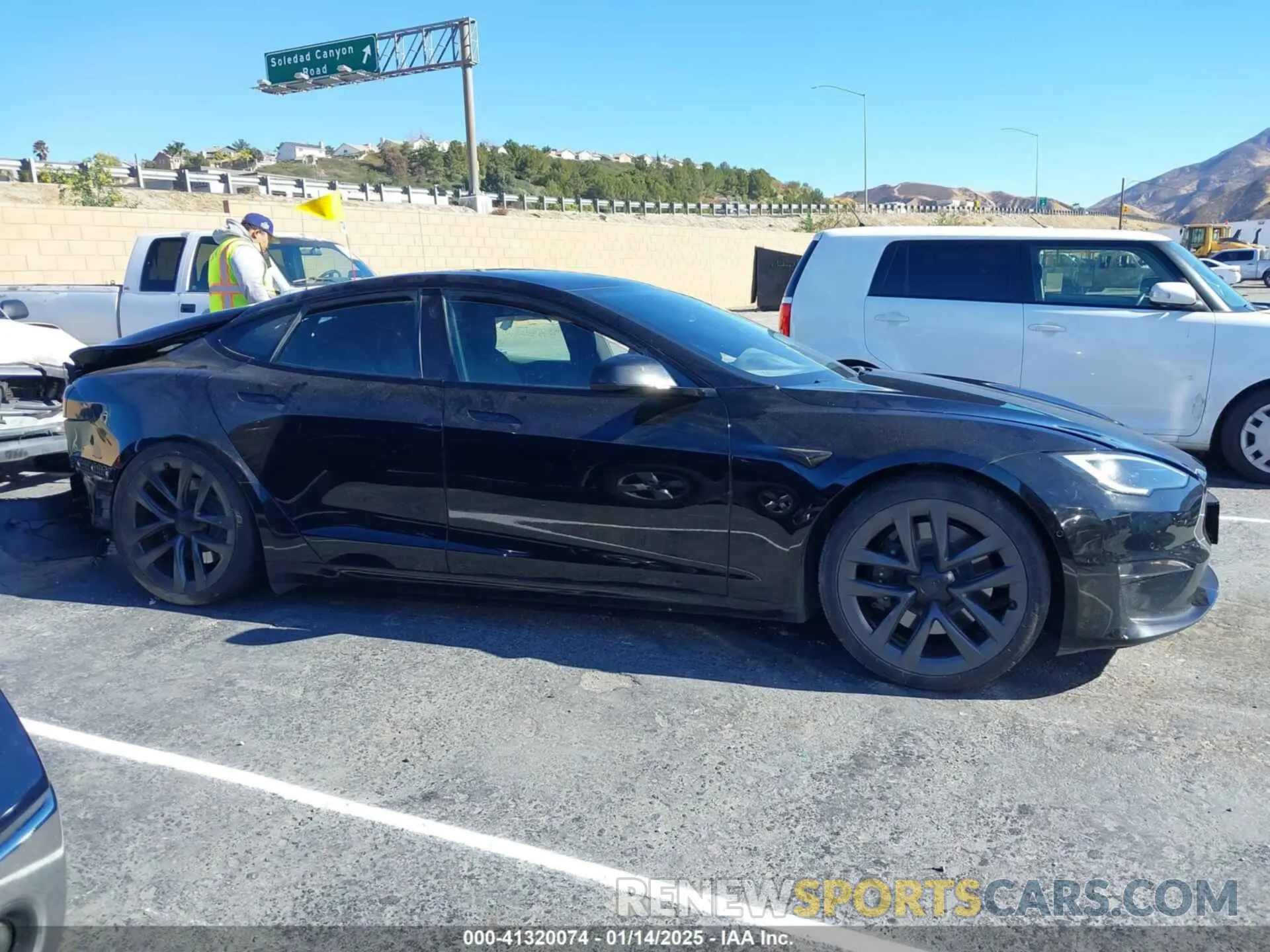 12 Photograph of a damaged car 5YJSA1E52NF476906 TESLA MODEL S 2022