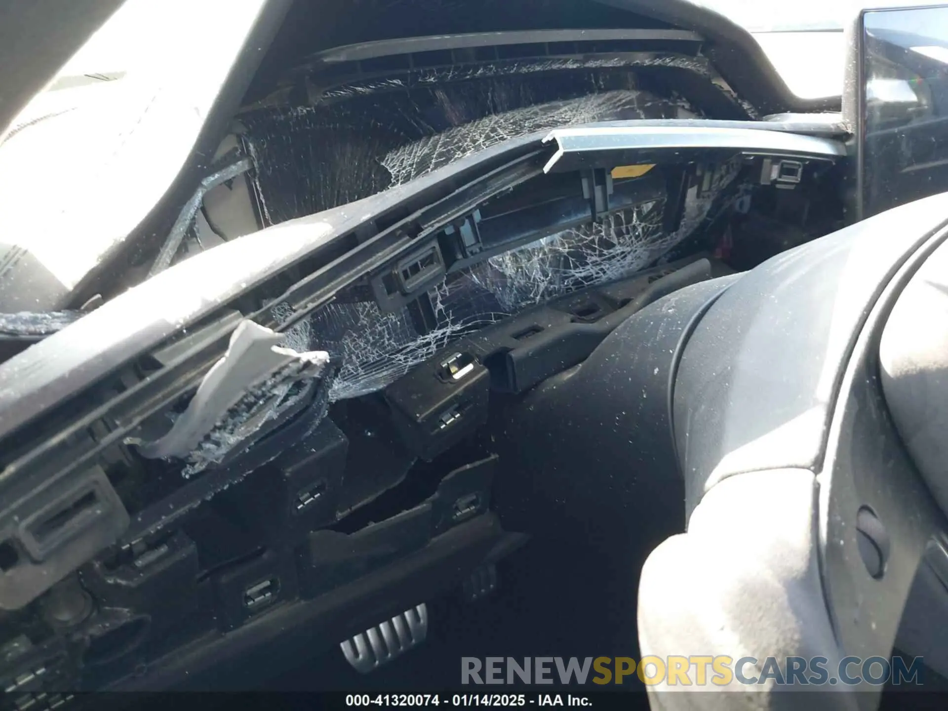 14 Photograph of a damaged car 5YJSA1E52NF476906 TESLA MODEL S 2022