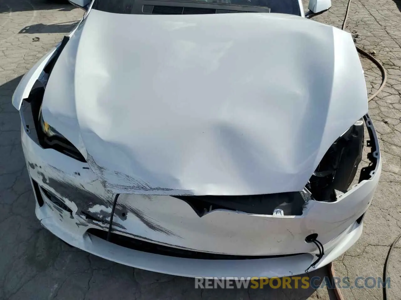 11 Photograph of a damaged car 5YJSA1E52NF486223 TESLA MODEL S 2022