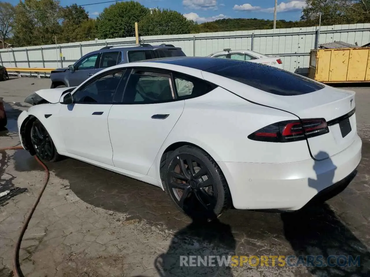 2 Photograph of a damaged car 5YJSA1E52NF486223 TESLA MODEL S 2022