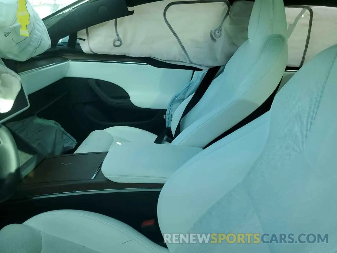 9 Photograph of a damaged car 5YJSA1E52NF486223 TESLA MODEL S 2022