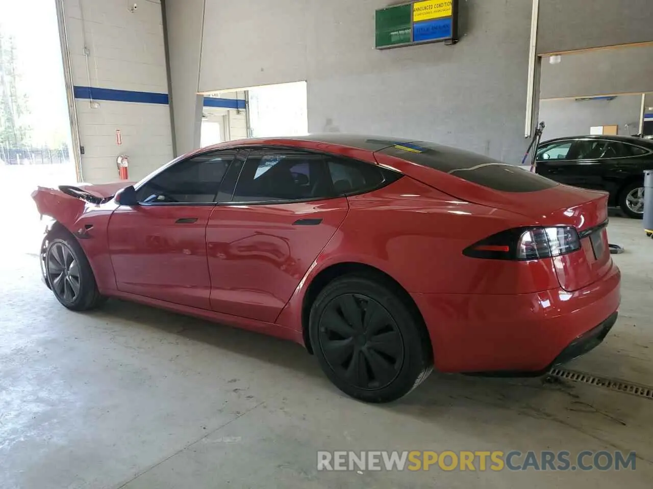 2 Photograph of a damaged car 5YJSA1E53NF486764 TESLA MODEL S 2022