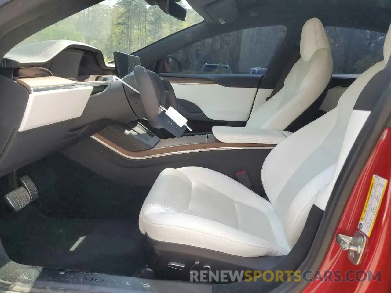 7 Photograph of a damaged car 5YJSA1E53NF486764 TESLA MODEL S 2022