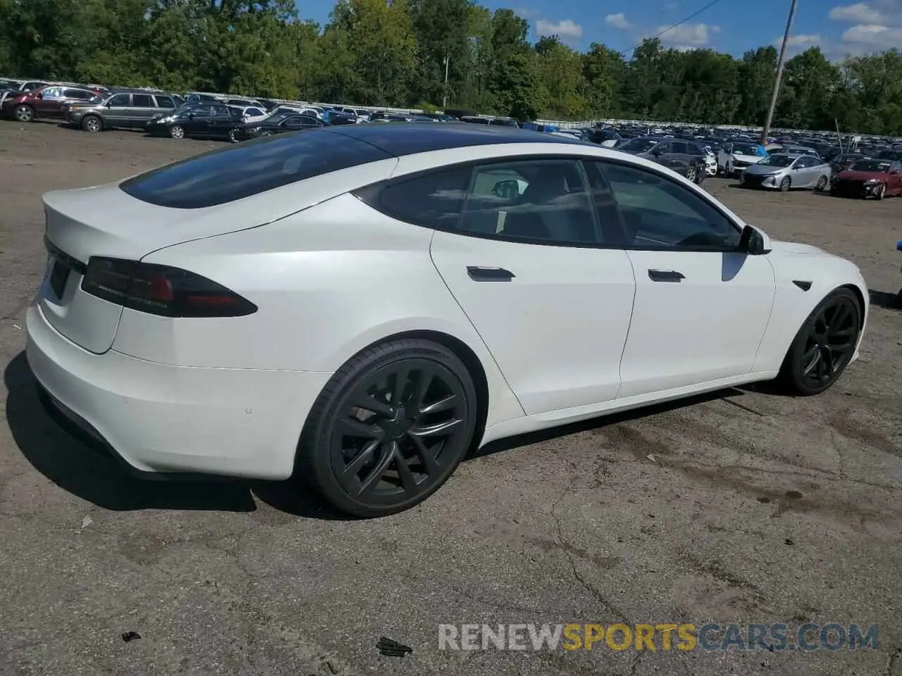 3 Photograph of a damaged car 5YJSA1E53NF489759 TESLA MODEL S 2022