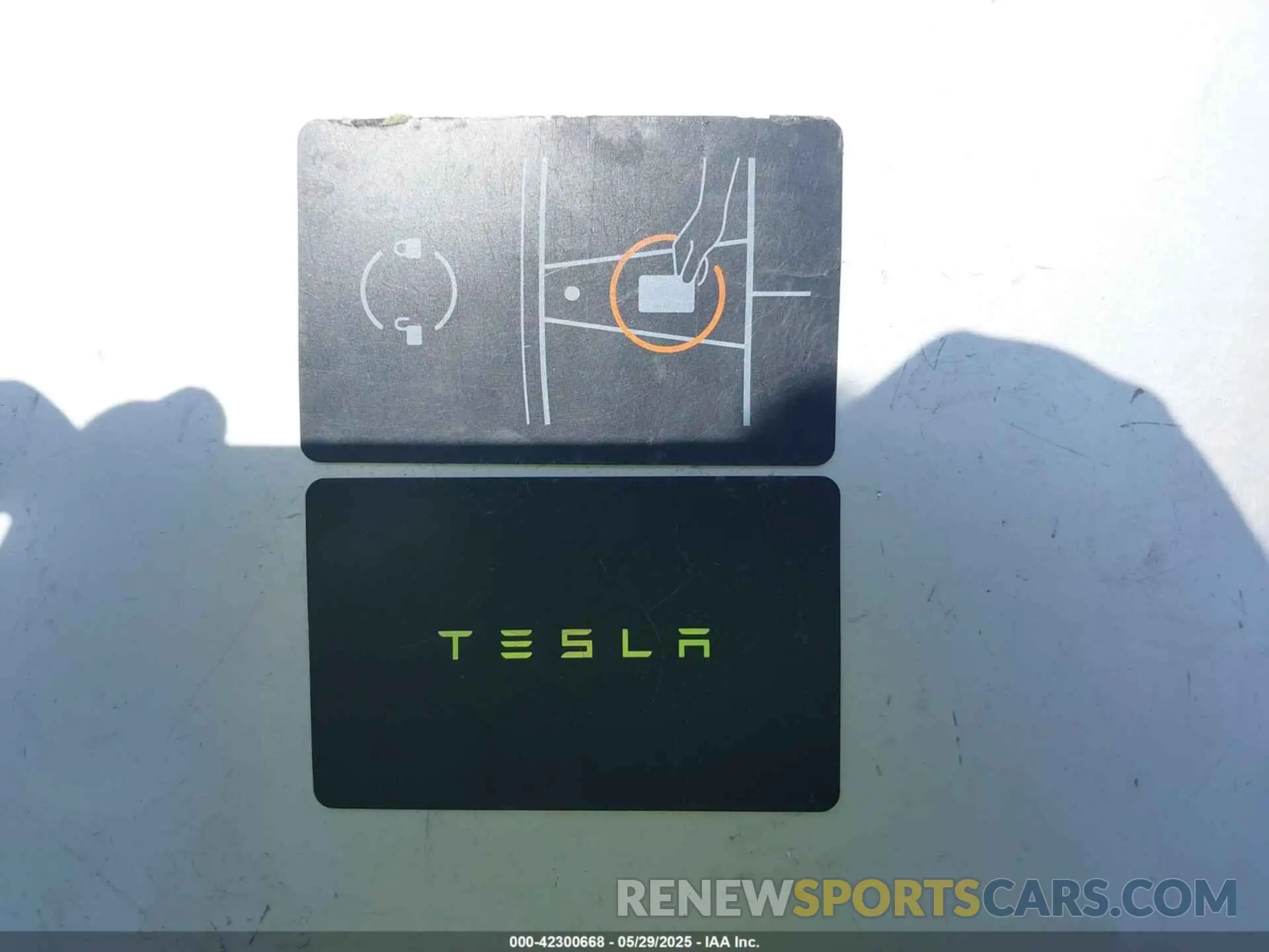 11 Photograph of a damaged car 5YJSA1E54NF475854 TESLA MODEL S 2022