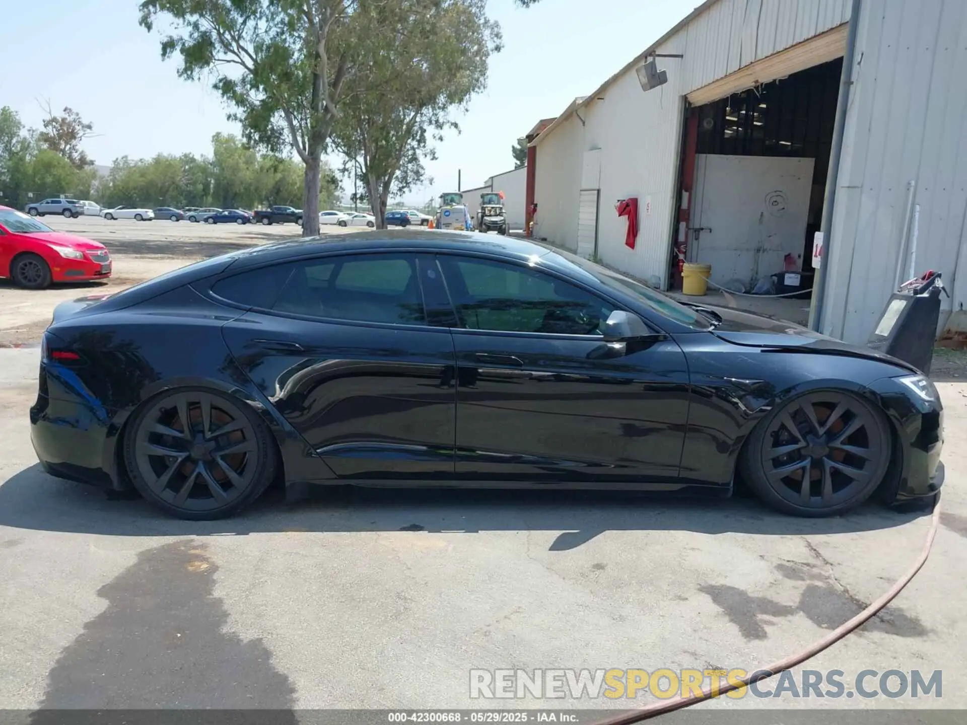 13 Photograph of a damaged car 5YJSA1E54NF475854 TESLA MODEL S 2022