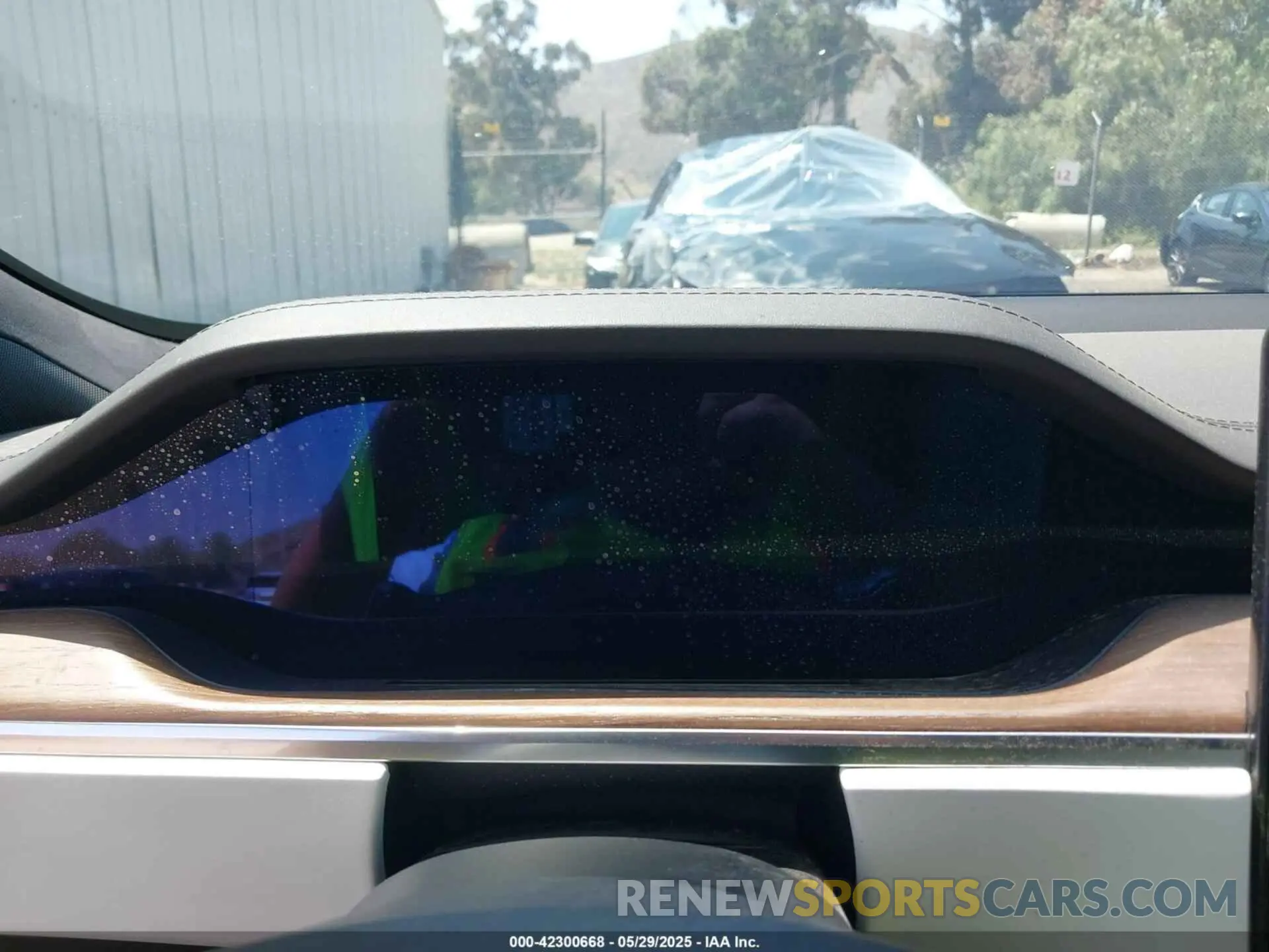 7 Photograph of a damaged car 5YJSA1E54NF475854 TESLA MODEL S 2022