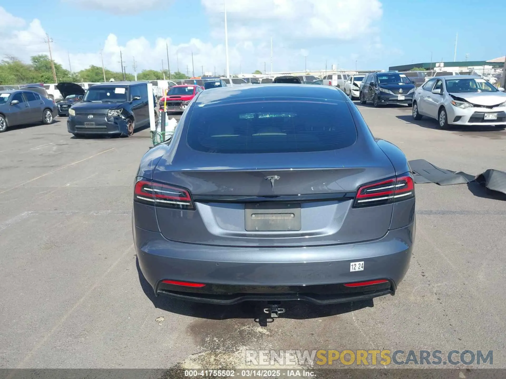 17 Фотография поврежденного автомобиля 5YJSA1E55NF483364 TESLA MODEL S 2022