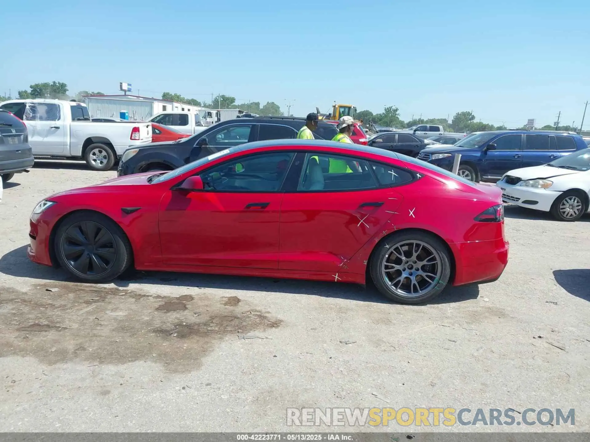 14 Photograph of a damaged car 5YJSA1E55NF491593 TESLA MODEL S 2022