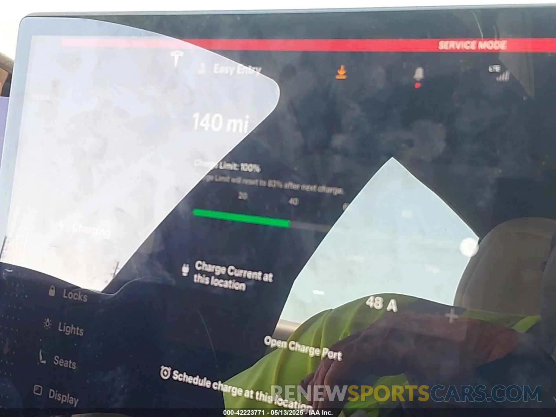 17 Photograph of a damaged car 5YJSA1E55NF491593 TESLA MODEL S 2022