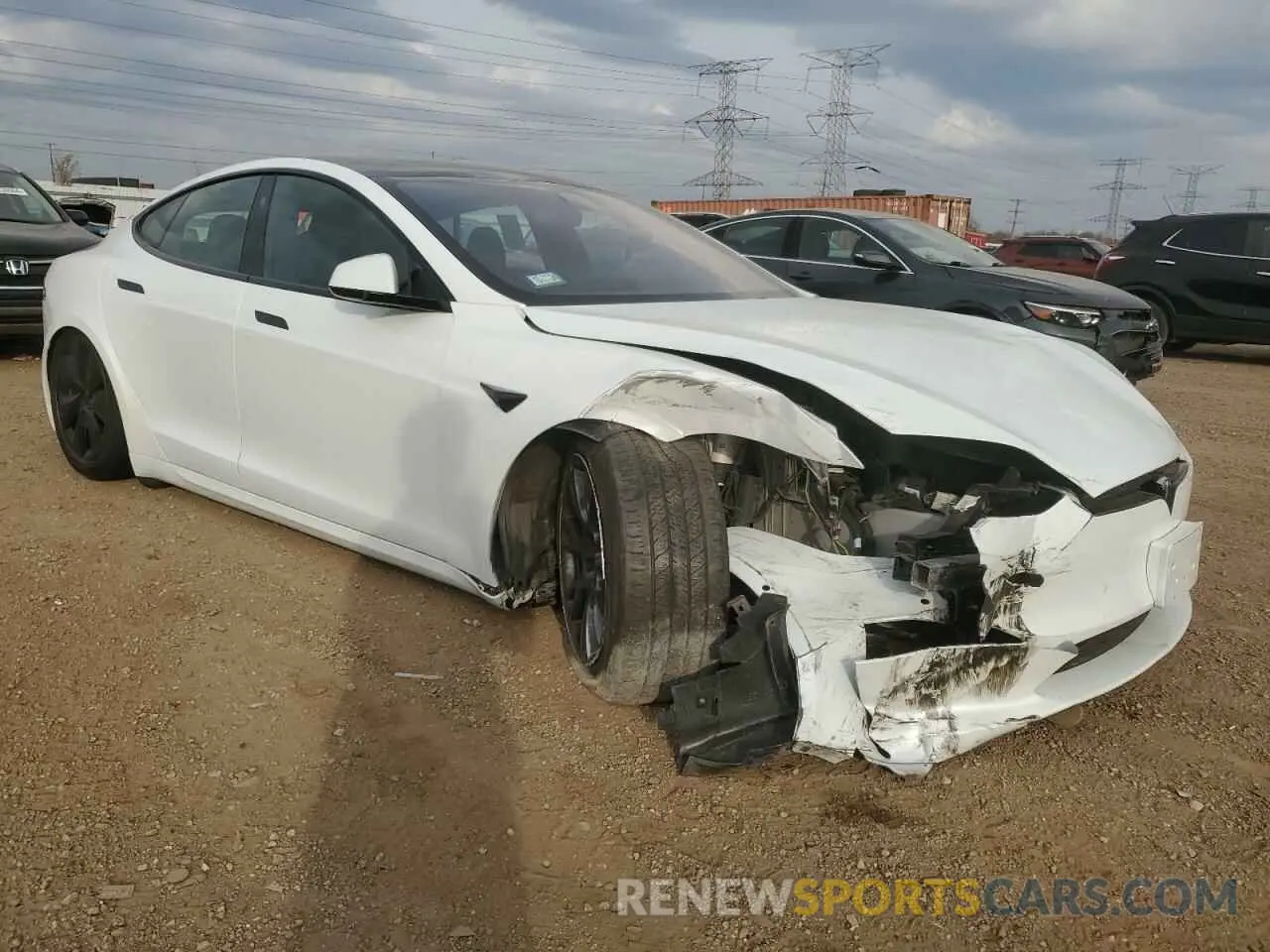 4 Photograph of a damaged car 5YJSA1E56NF476634 TESLA MODEL S 2022