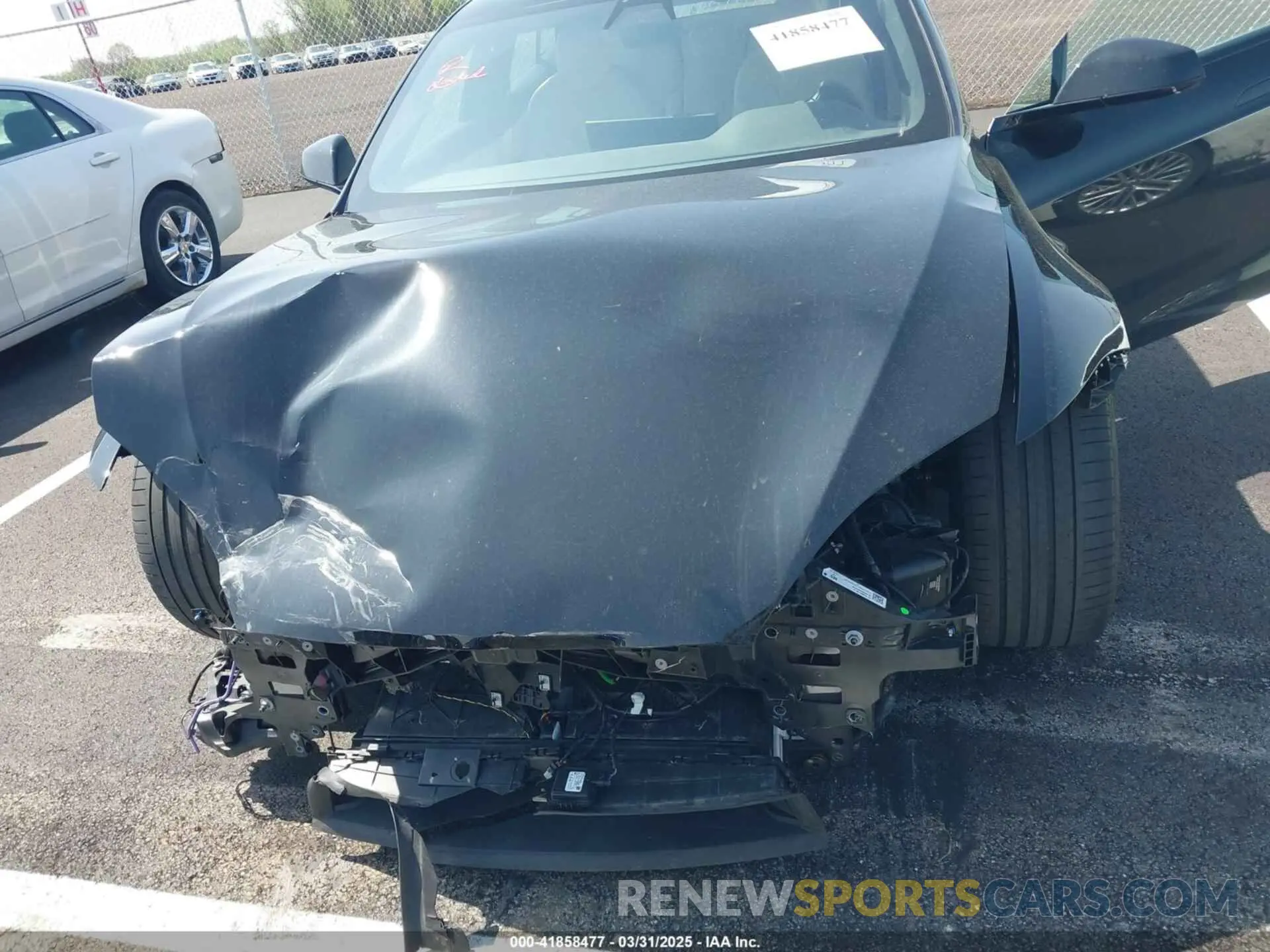 10 Photograph of a damaged car 5YJSA1E56NF490064 TESLA MODEL S 2022