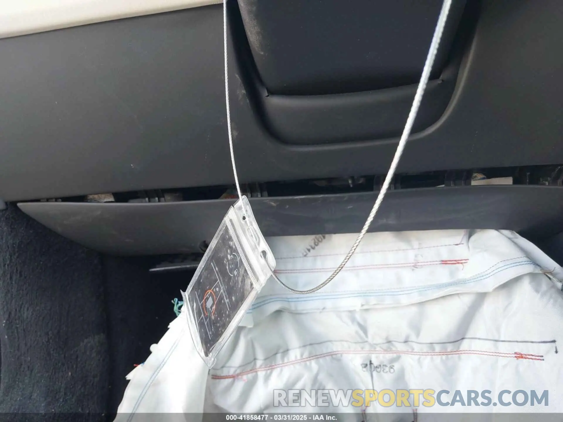 11 Photograph of a damaged car 5YJSA1E56NF490064 TESLA MODEL S 2022