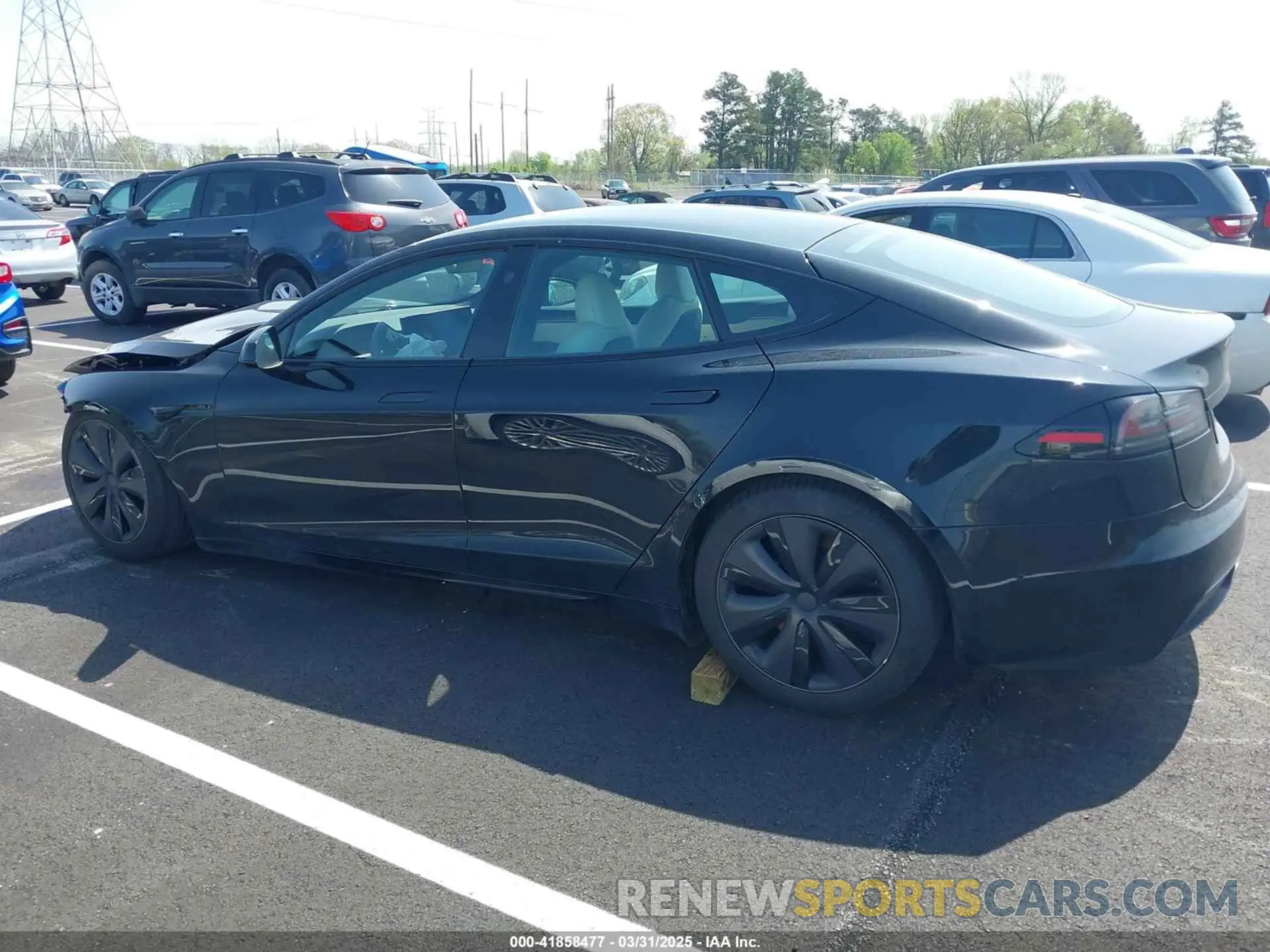 14 Photograph of a damaged car 5YJSA1E56NF490064 TESLA MODEL S 2022