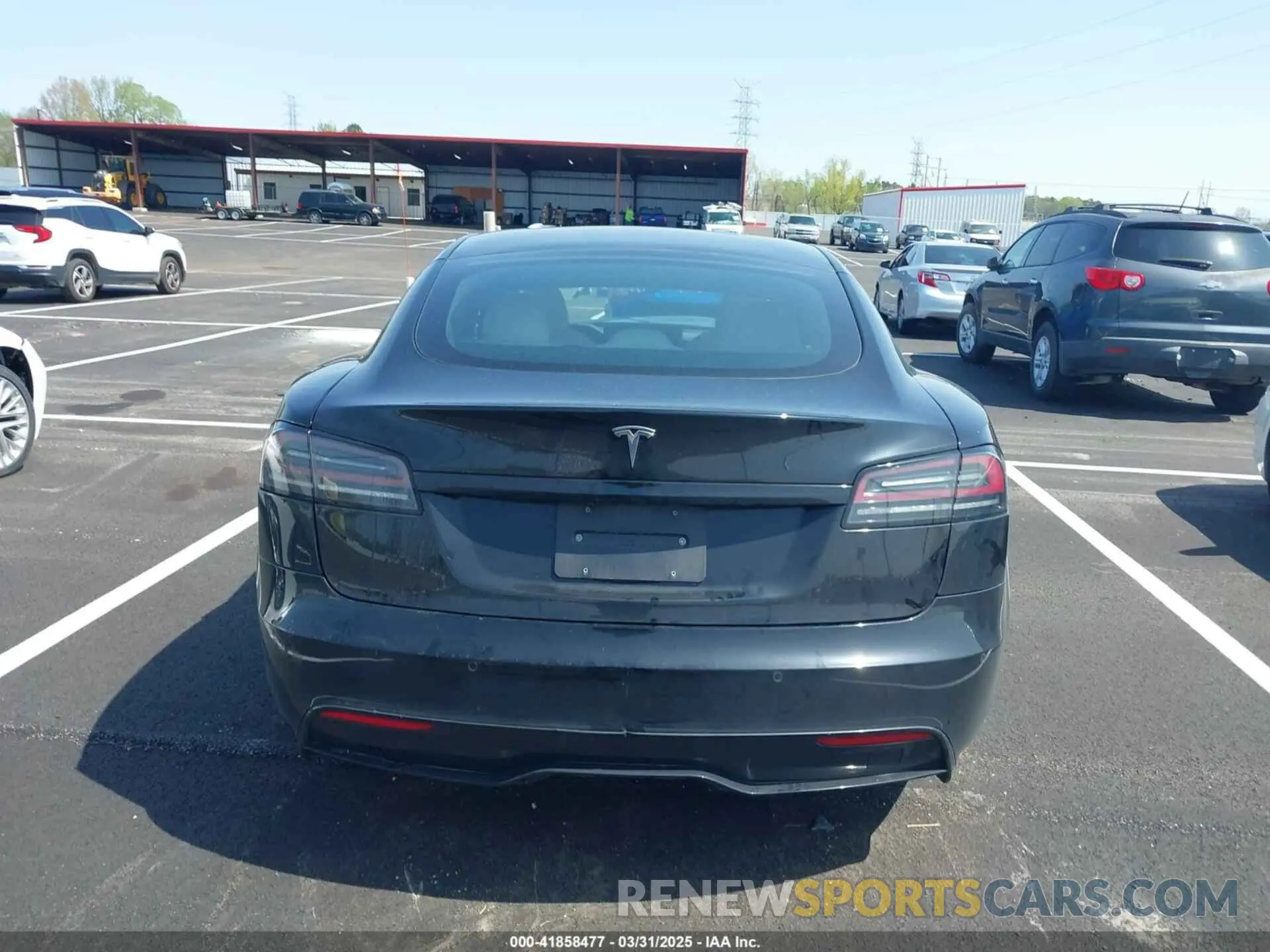 16 Photograph of a damaged car 5YJSA1E56NF490064 TESLA MODEL S 2022