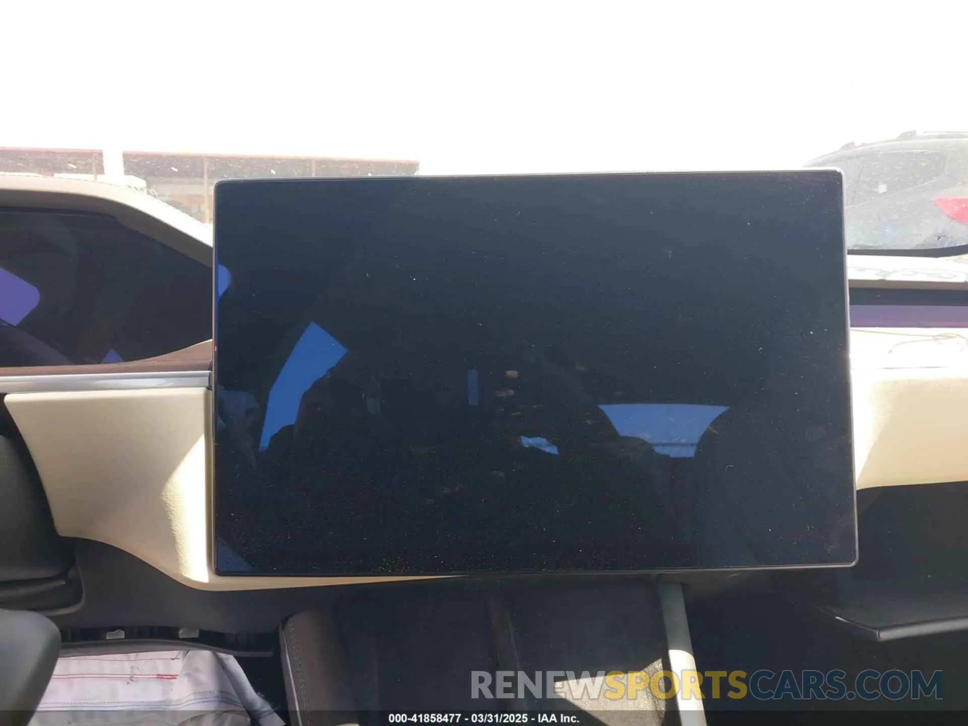 17 Photograph of a damaged car 5YJSA1E56NF490064 TESLA MODEL S 2022