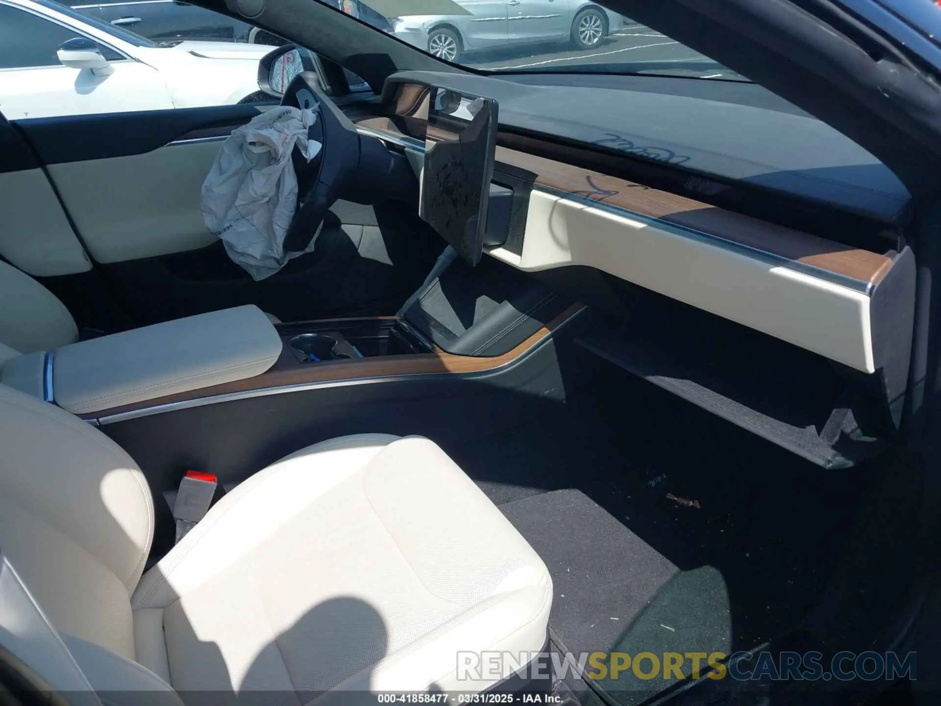 5 Photograph of a damaged car 5YJSA1E56NF490064 TESLA MODEL S 2022