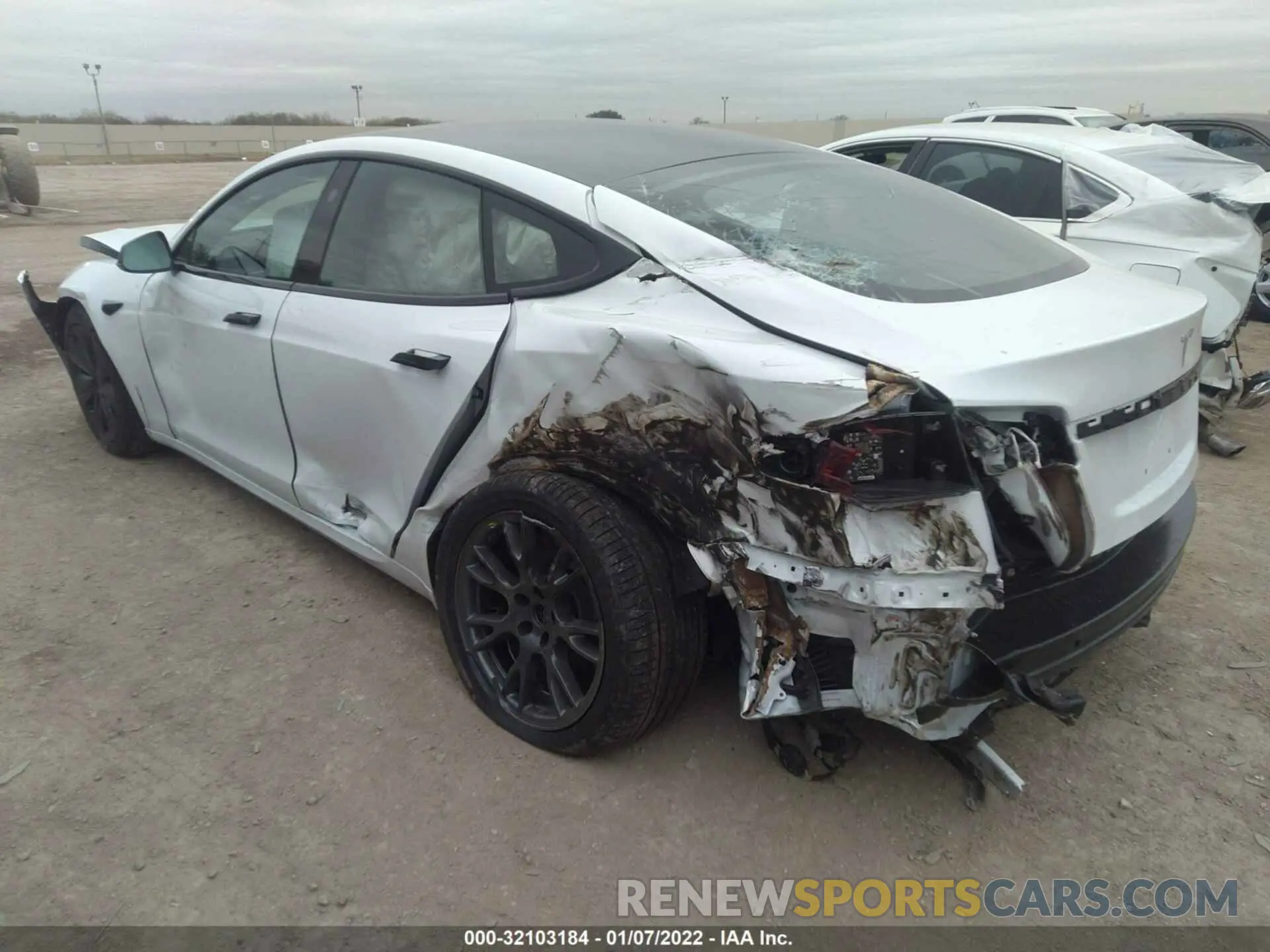 3 Photograph of a damaged car 5YJSA1E57NF460328 TESLA MODEL S 2022