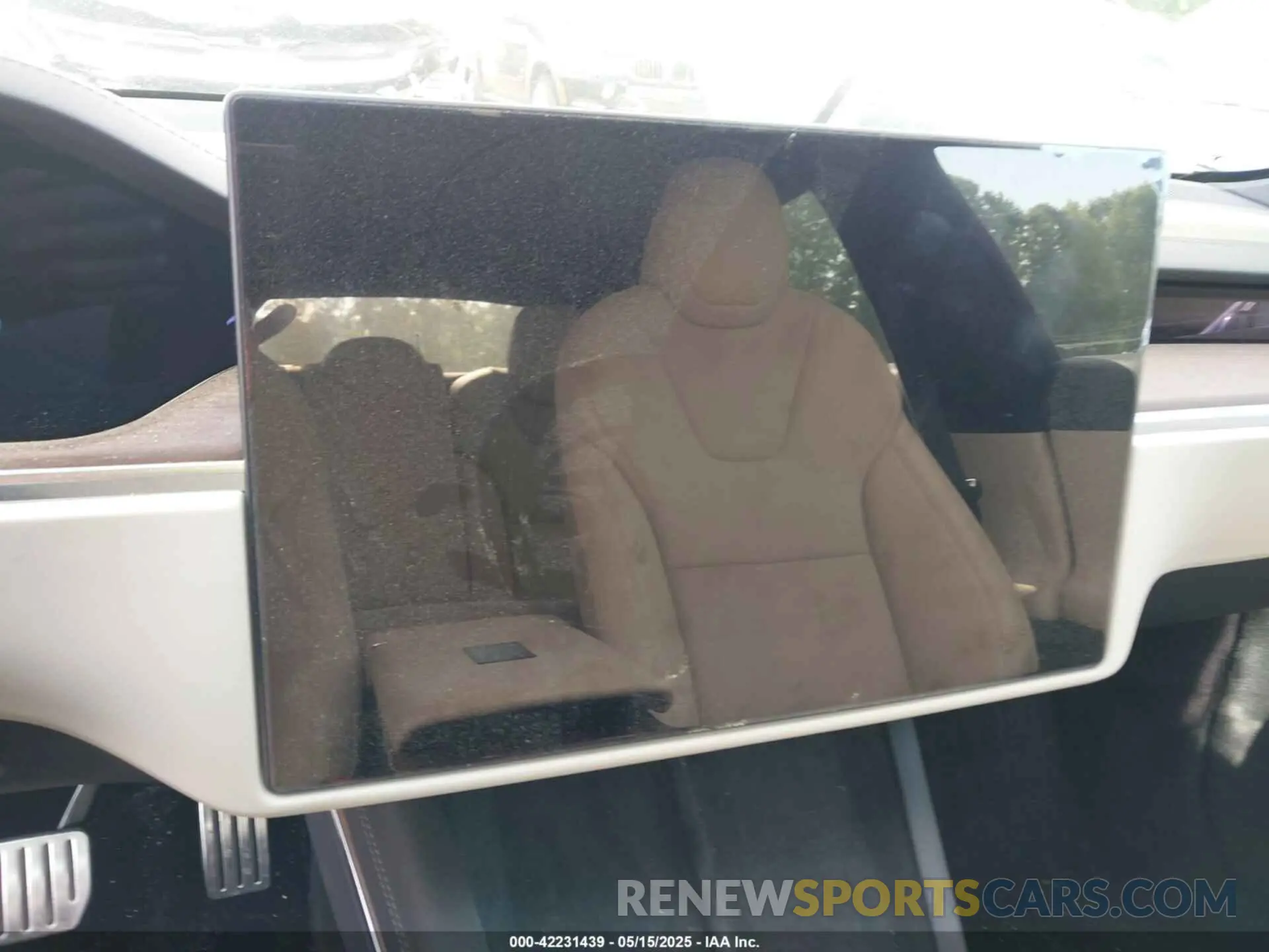 15 Photograph of a damaged car 5YJSA1E57NF462175 TESLA MODEL S 2022