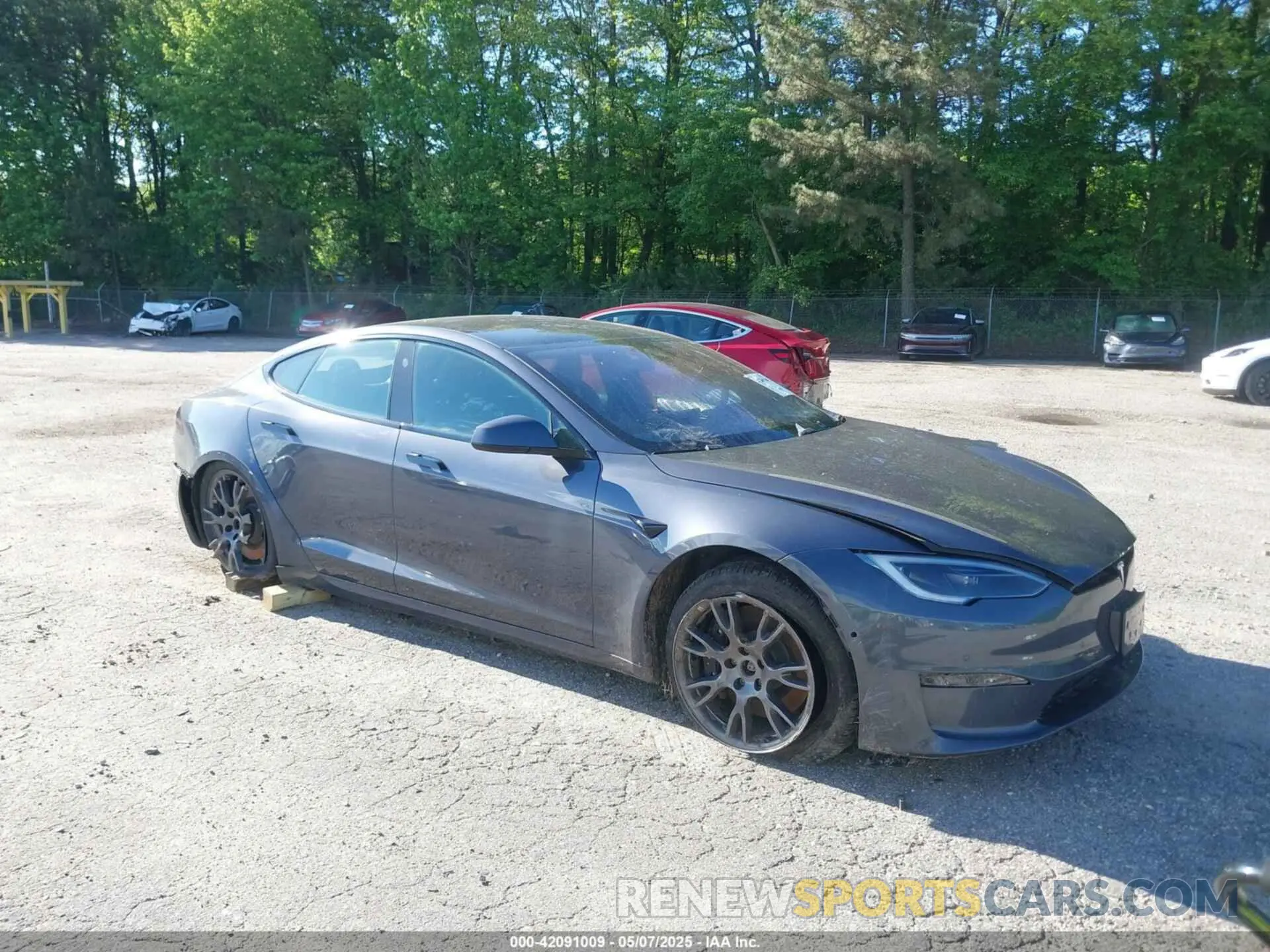 1 Фотография поврежденного автомобиля 5YJSA1E57NF479056 TESLA MODEL S 2022