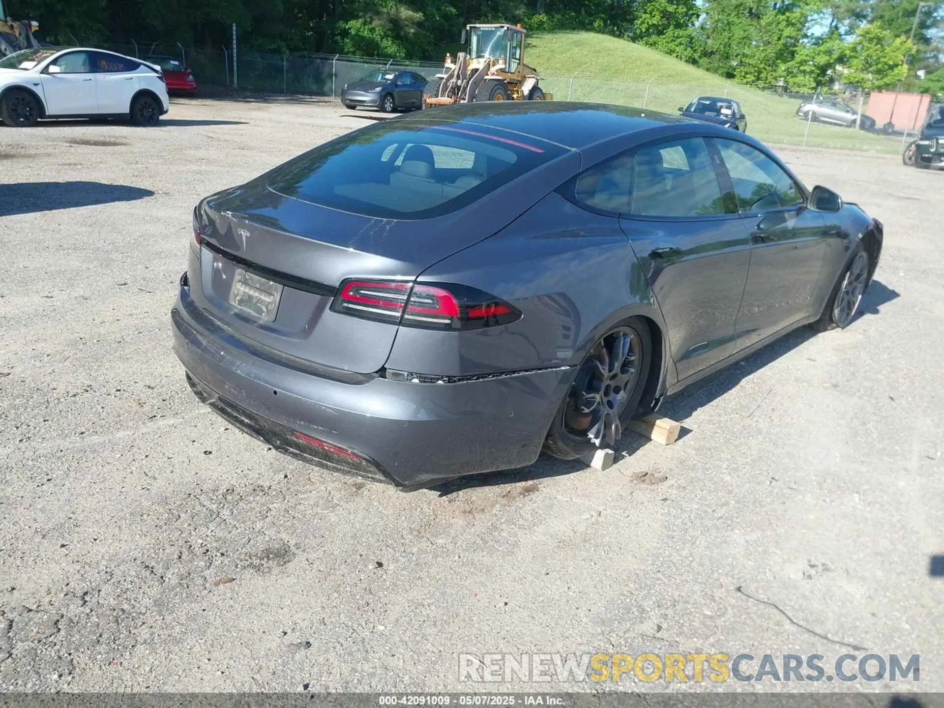 4 Фотография поврежденного автомобиля 5YJSA1E57NF479056 TESLA MODEL S 2022