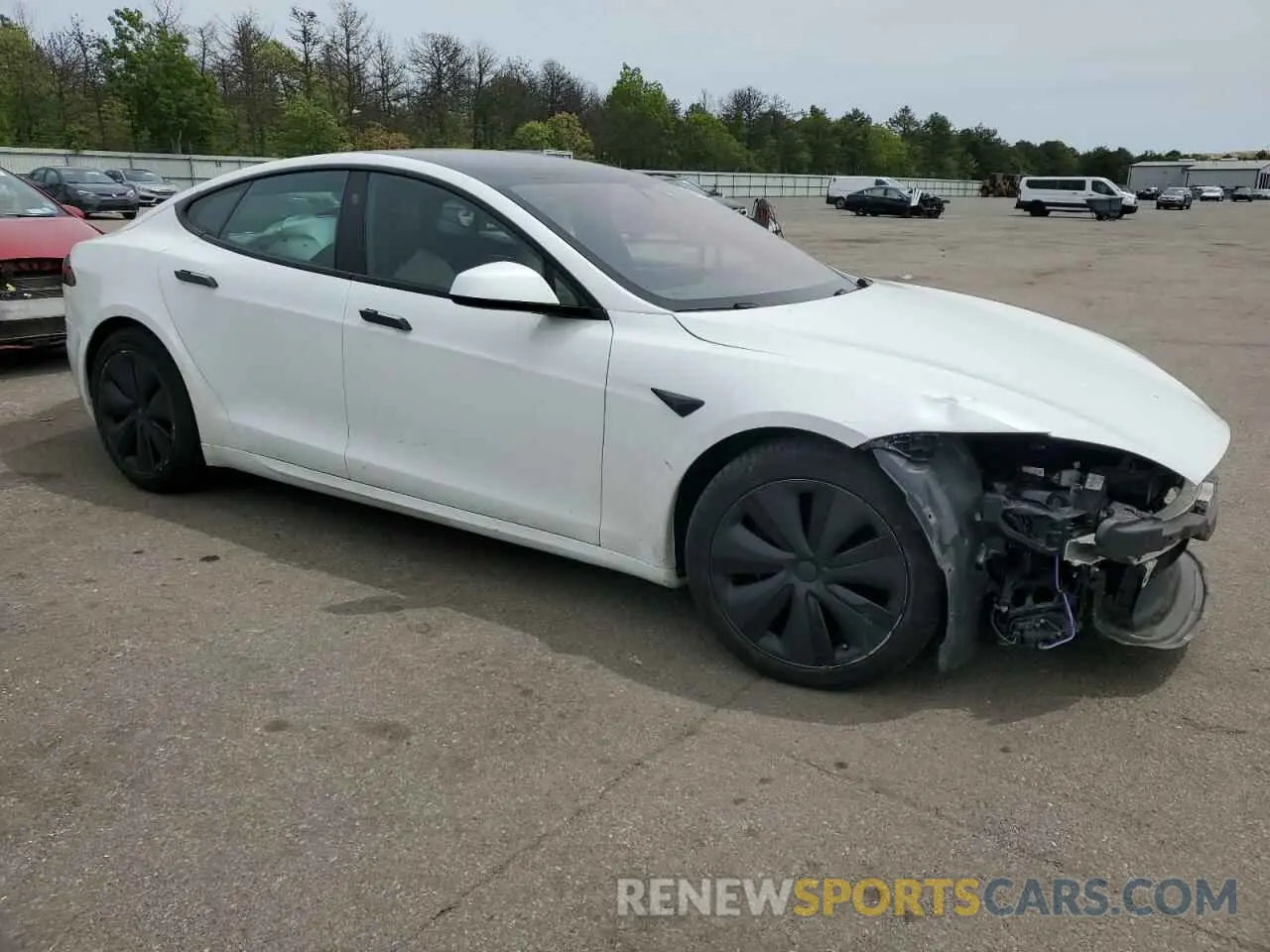 4 Photograph of a damaged car 5YJSA1E57NF487187 TESLA MODEL S 2022