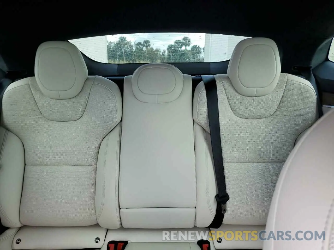 10 Photograph of a damaged car 5YJSA1E57NF487464 TESLA MODEL S 2022