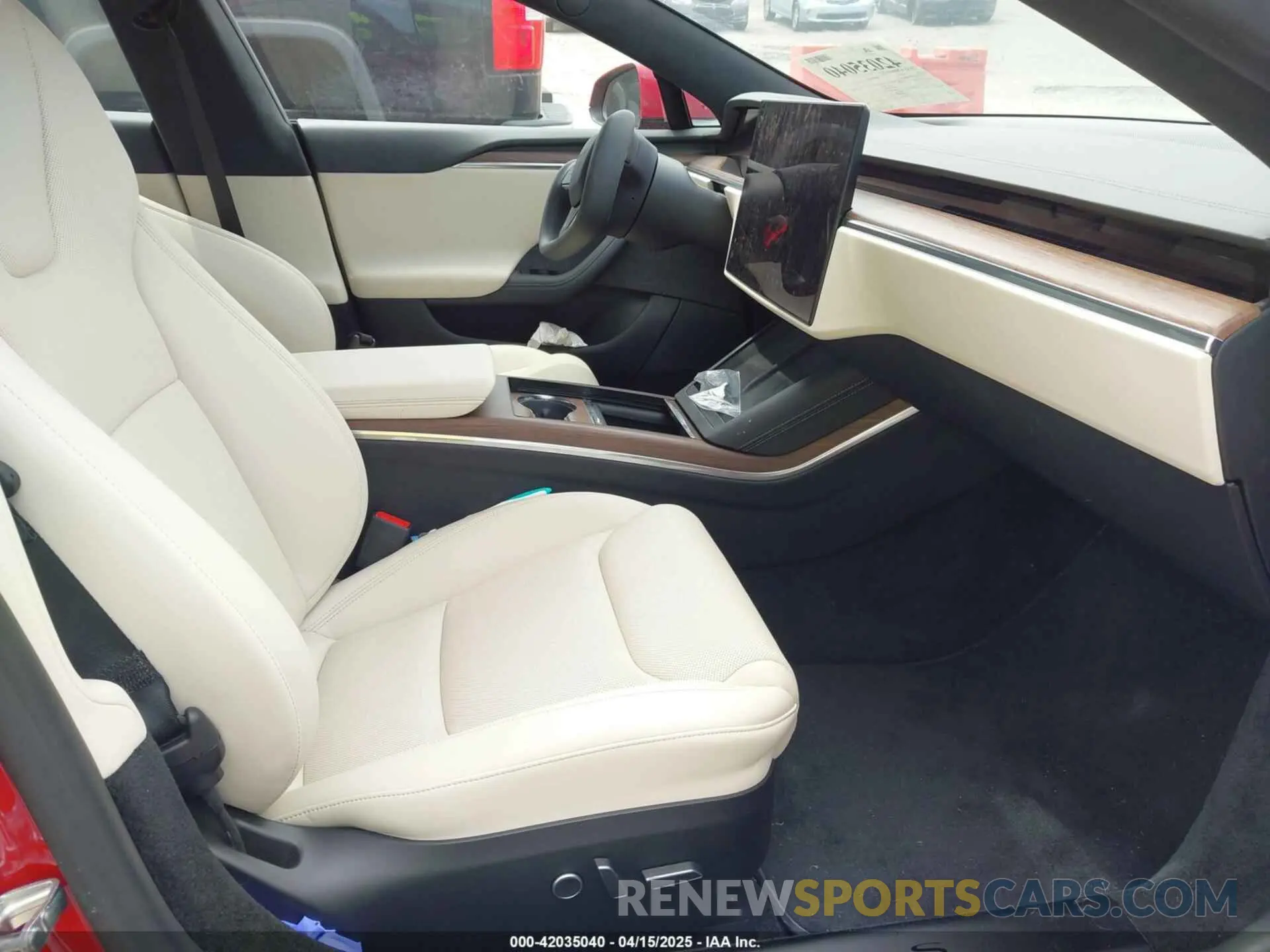 5 Photograph of a damaged car 5YJSA1E58NF470737 TESLA MODEL S 2022