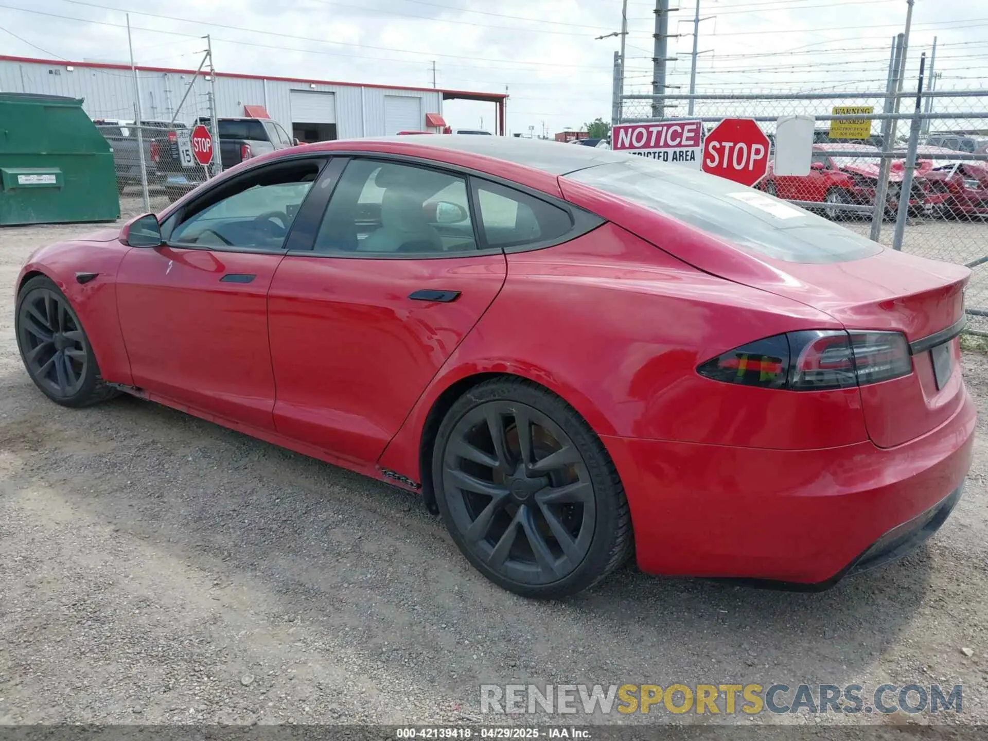 3 Photograph of a damaged car 5YJSA1E58NF486727 TESLA MODEL S 2022