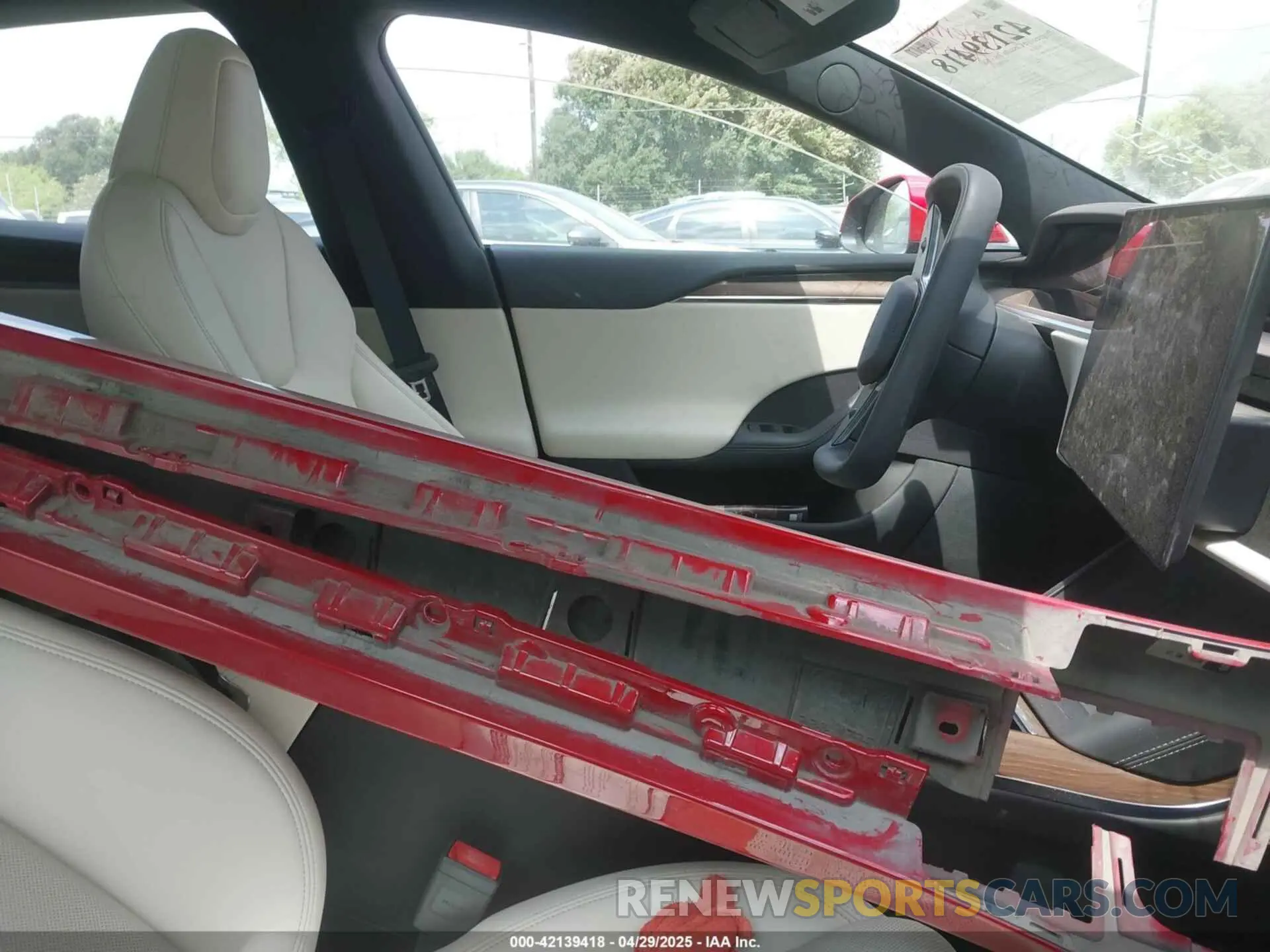 5 Photograph of a damaged car 5YJSA1E58NF486727 TESLA MODEL S 2022