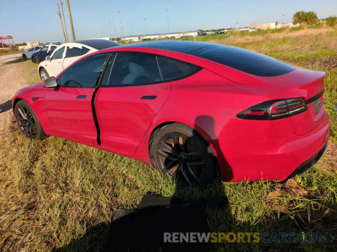 2 Photograph of a damaged car 5YJSA1E58NF488560 TESLA MODEL S 2022