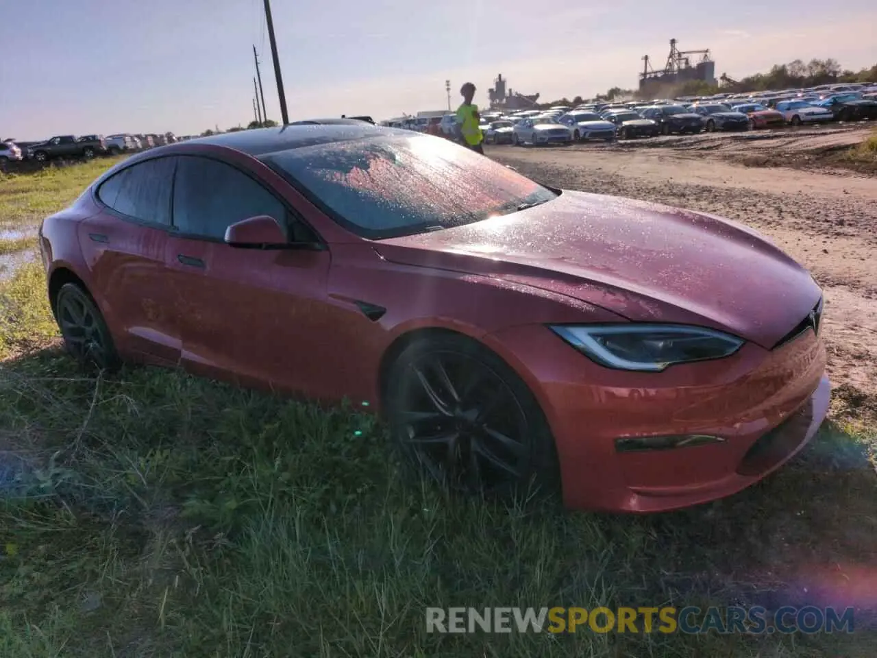 4 Photograph of a damaged car 5YJSA1E58NF488560 TESLA MODEL S 2022
