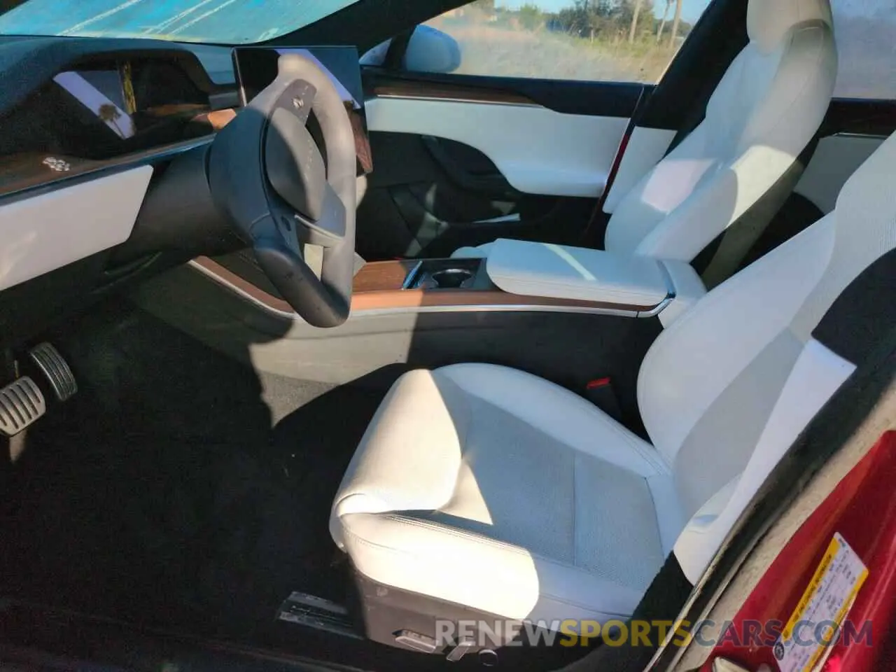 7 Photograph of a damaged car 5YJSA1E58NF488560 TESLA MODEL S 2022
