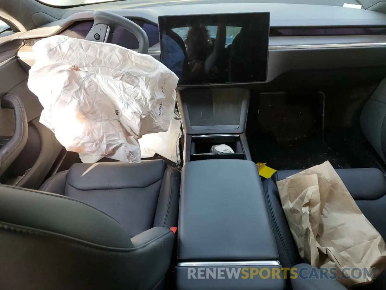 8 Photograph of a damaged car 5YJSA1E58NF492849 TESLA MODEL S 2022