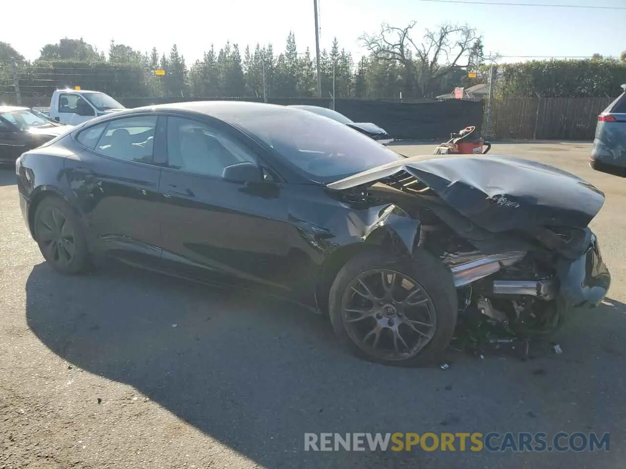 4 Photograph of a damaged car 5YJSA1E59NF460010 TESLA MODEL S 2022