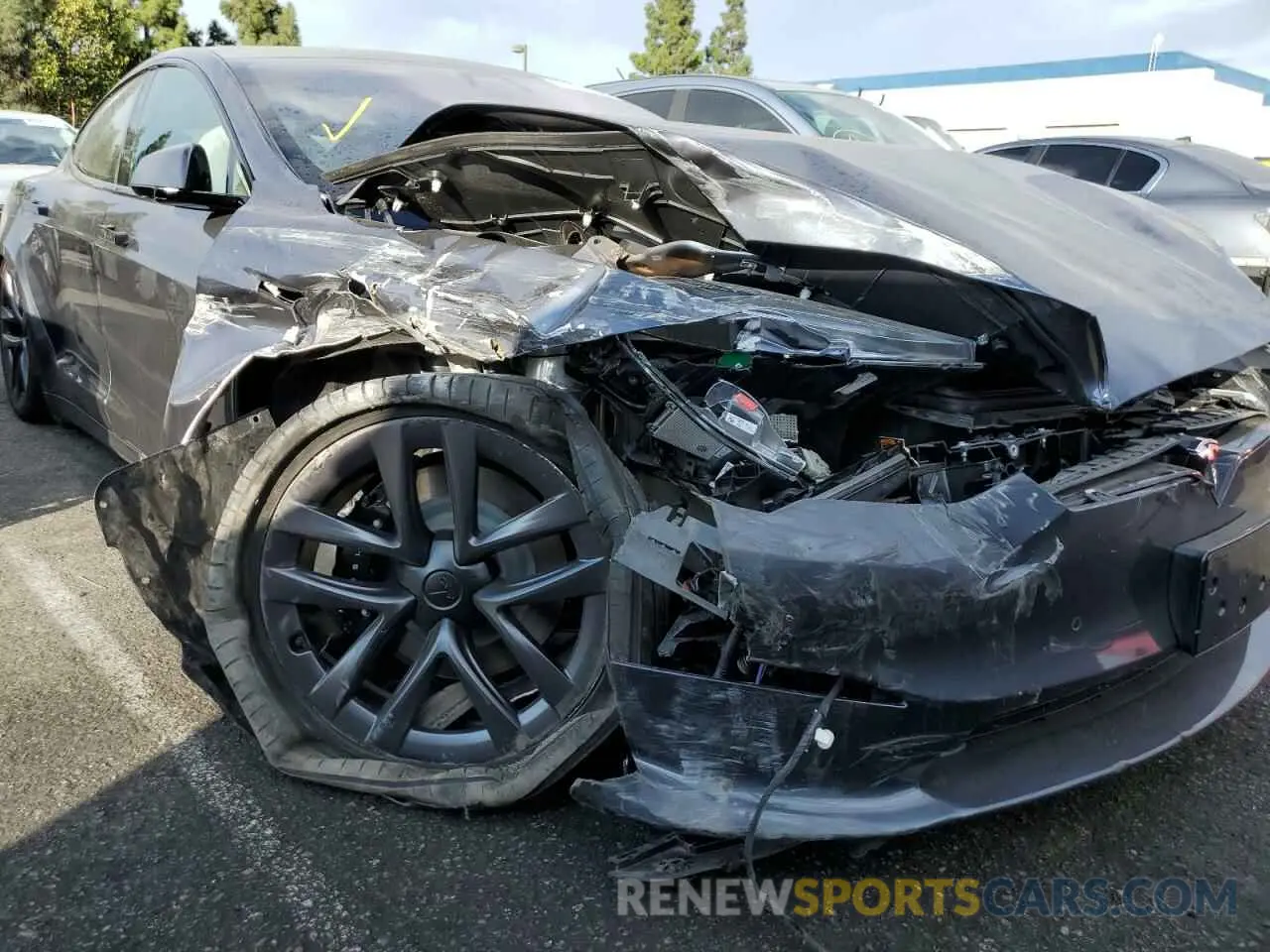 9 Photograph of a damaged car 5YJSA1E59NF464994 TESLA MODEL S 2022