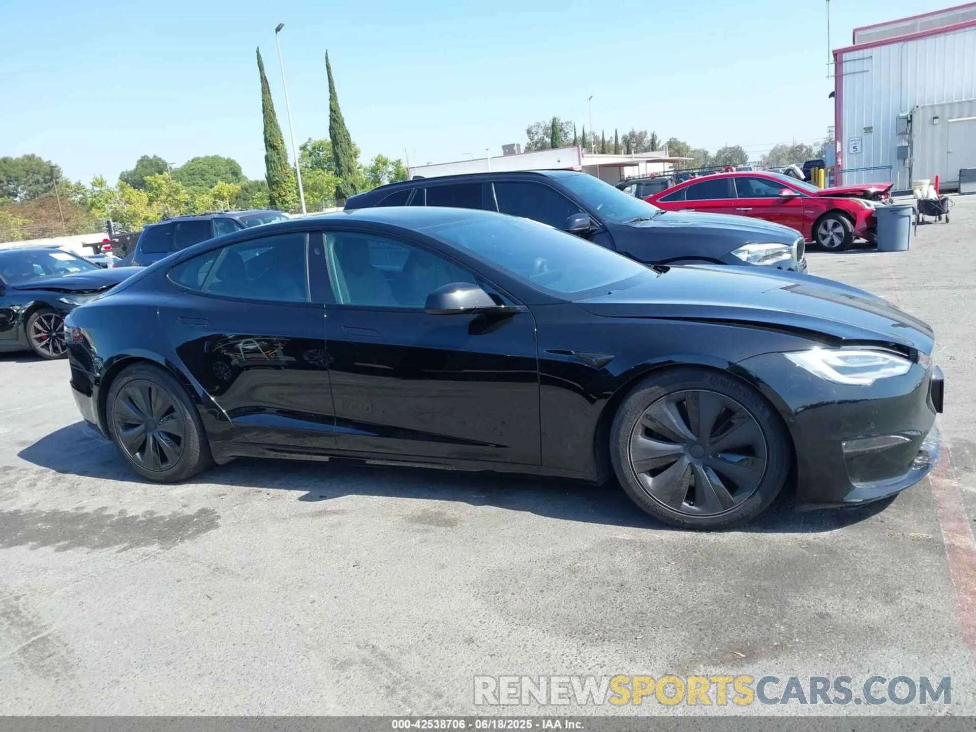 13 Фотография поврежденного автомобиля 5YJSA1E5XNF467435 TESLA MODEL S 2022
