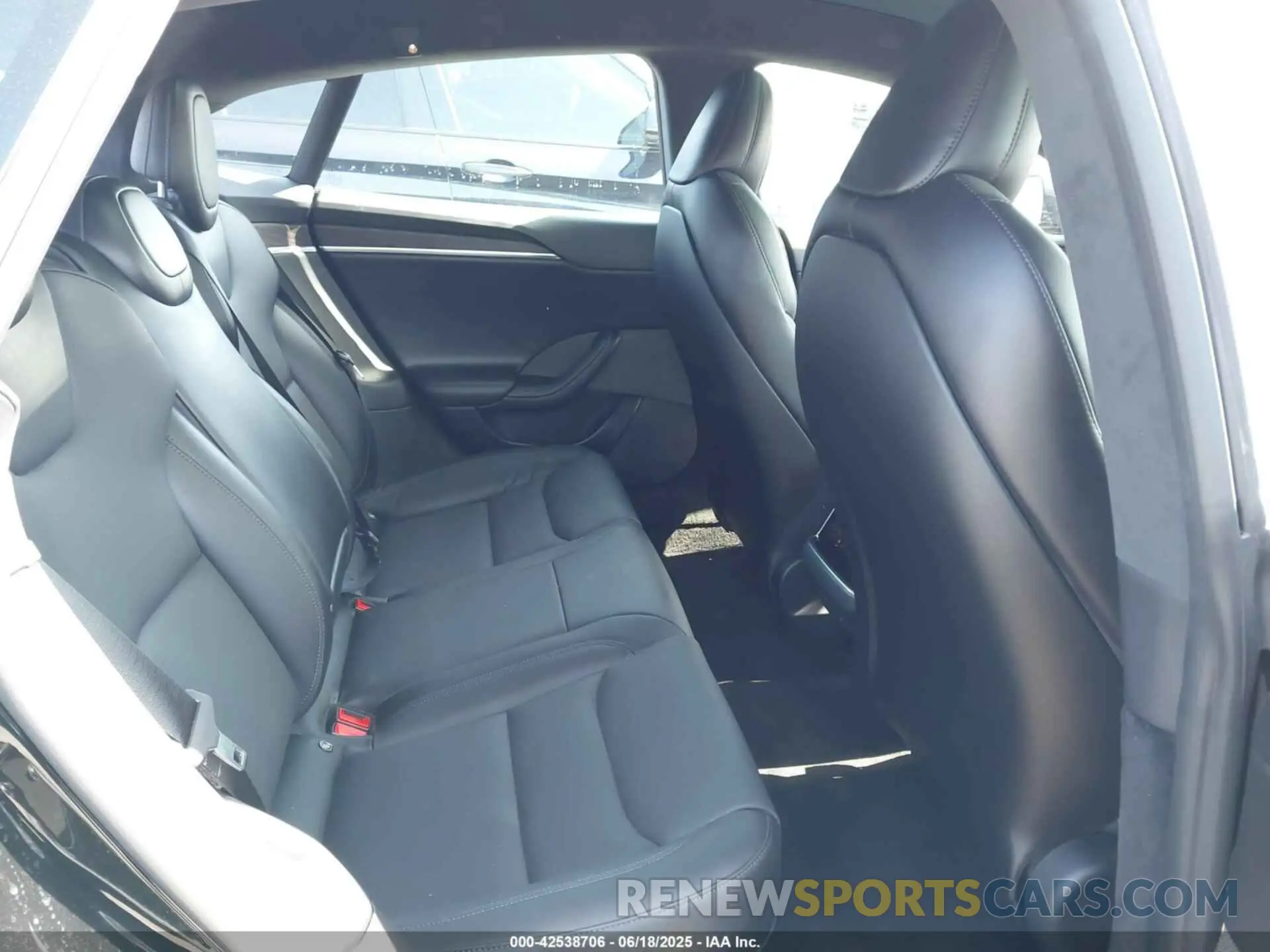 8 Фотография поврежденного автомобиля 5YJSA1E5XNF467435 TESLA MODEL S 2022