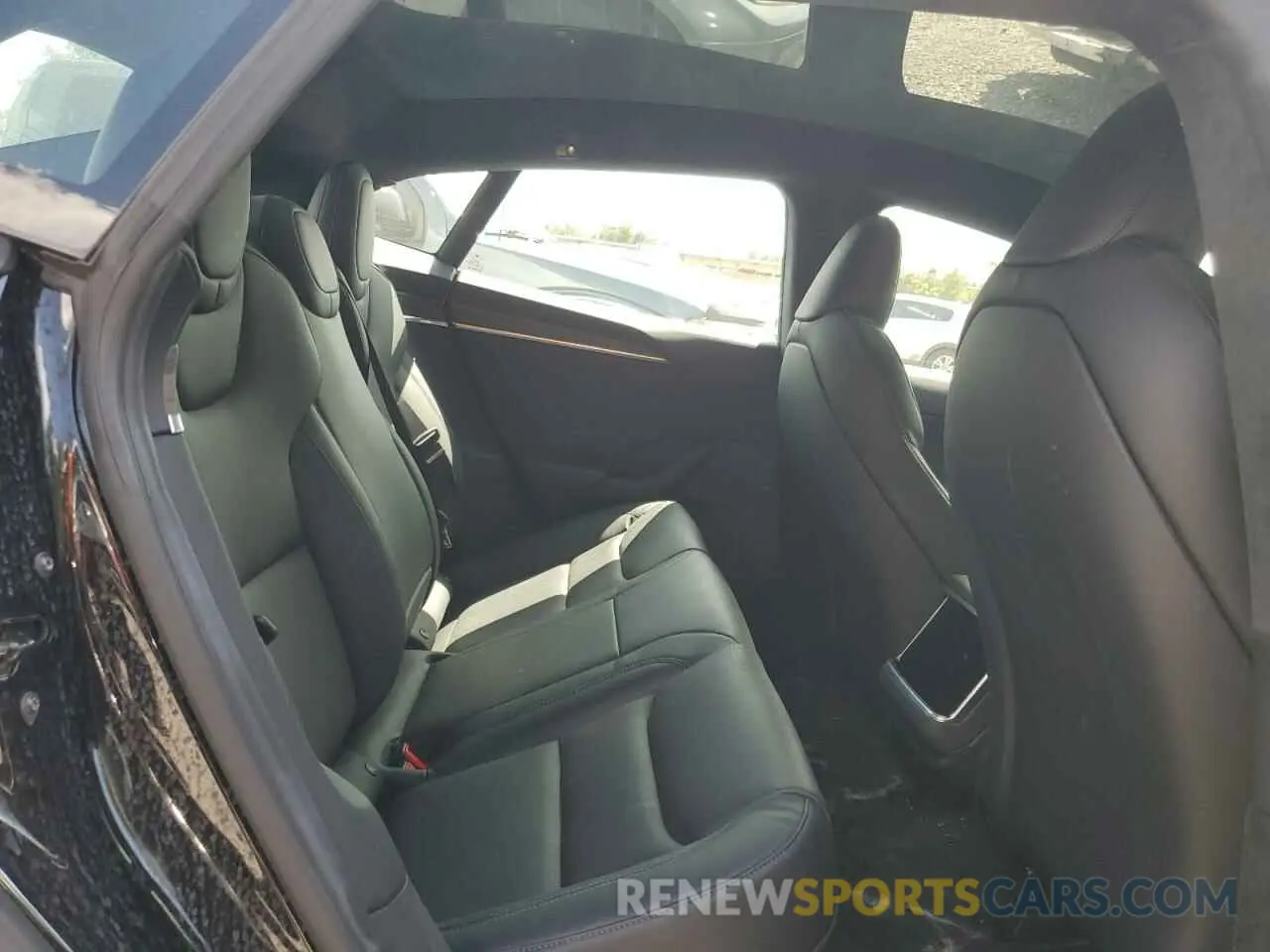 10 Photograph of a damaged car 5YJSA1E5XNF477673 TESLA MODEL S 2022