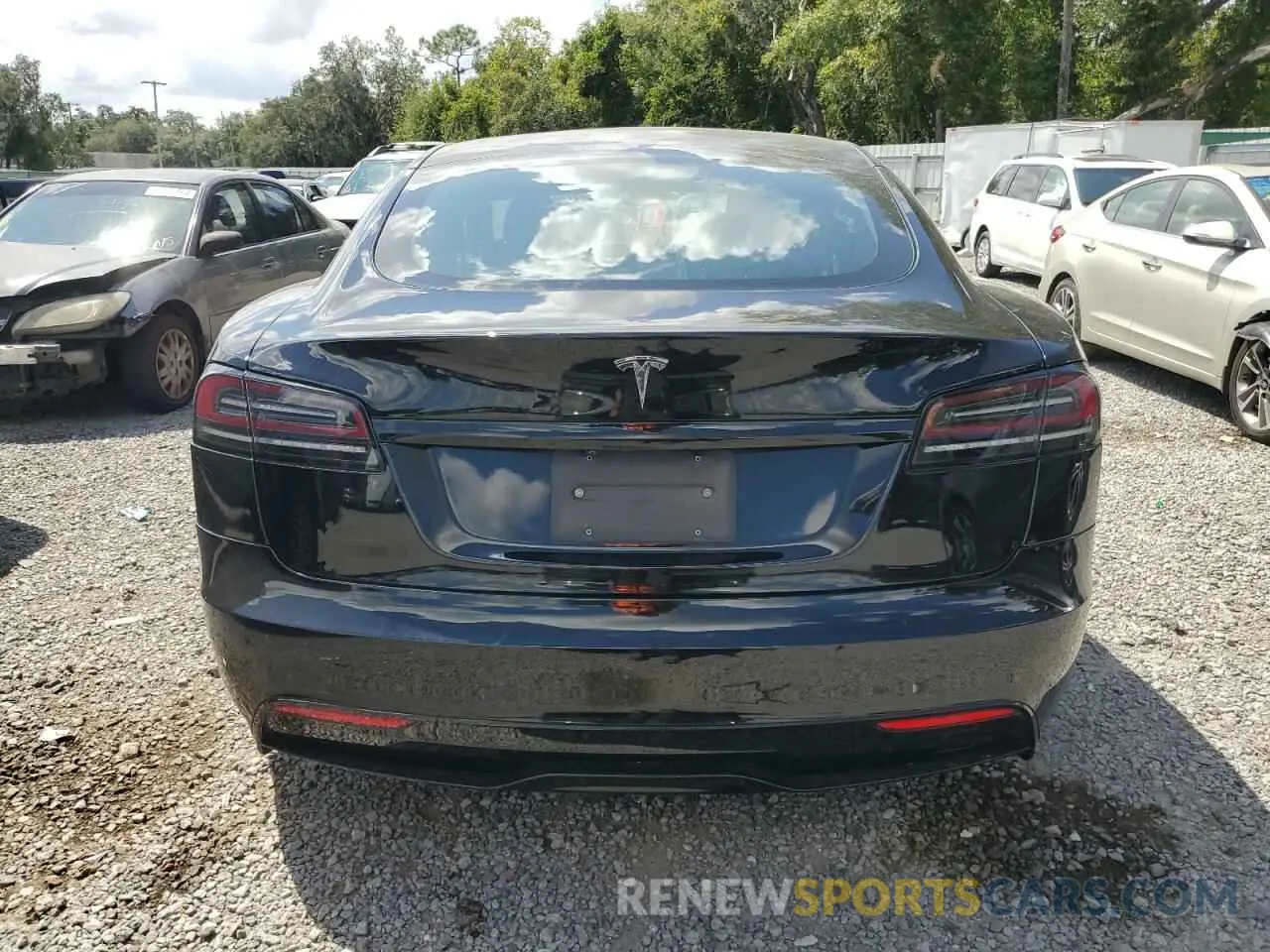 6 Photograph of a damaged car 5YJSA1E5XNF477673 TESLA MODEL S 2022