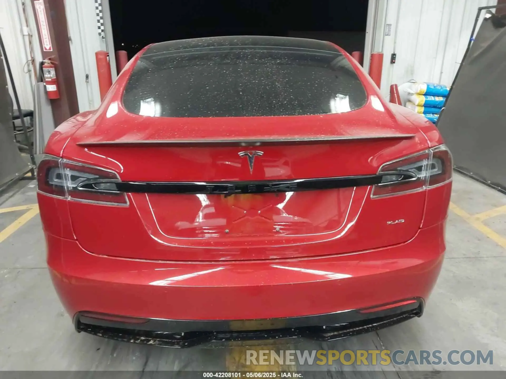 15 Фотография поврежденного автомобиля 5YJSA1E61NF471785 TESLA MODEL S 2022