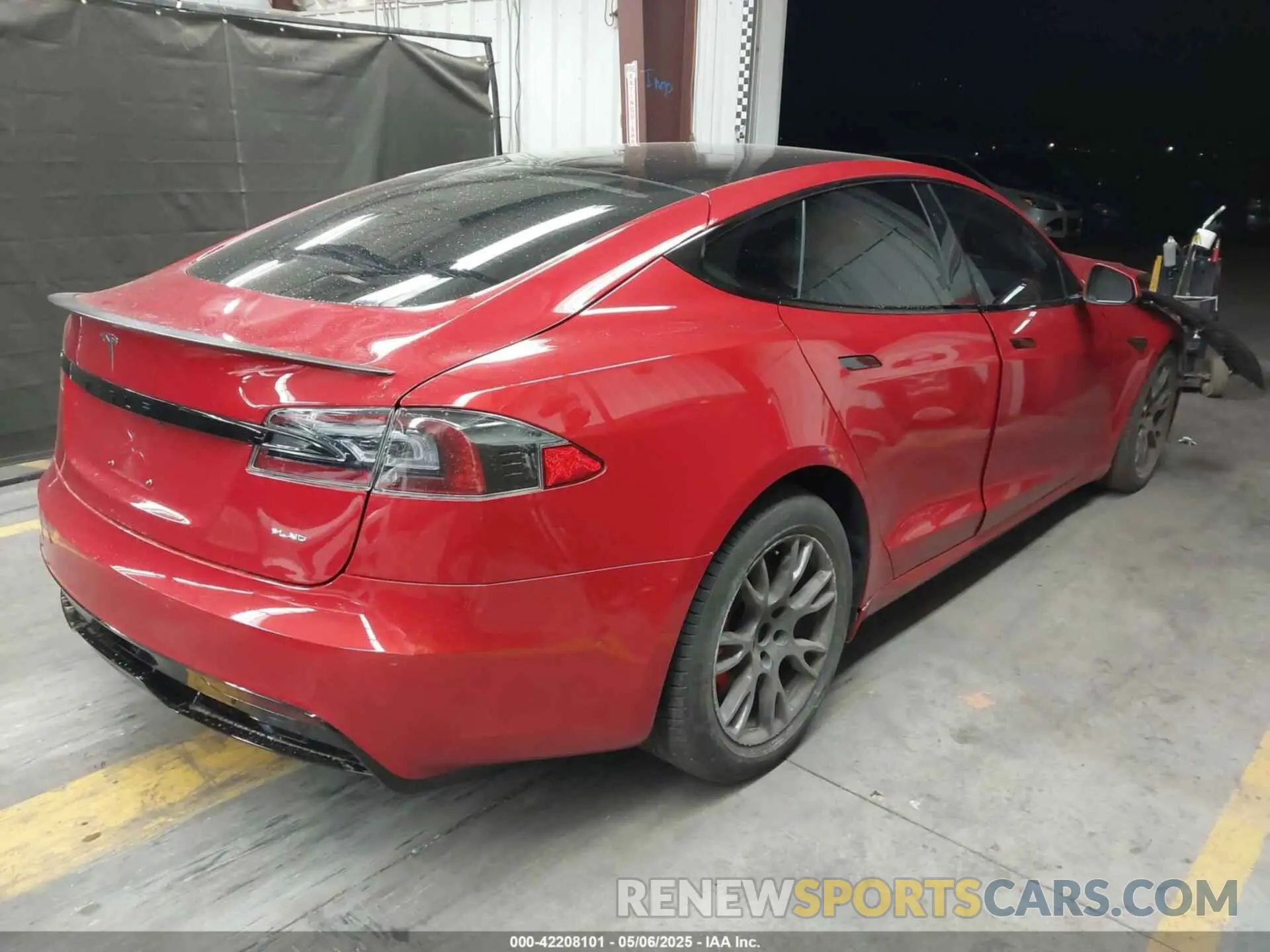 4 Фотография поврежденного автомобиля 5YJSA1E61NF471785 TESLA MODEL S 2022