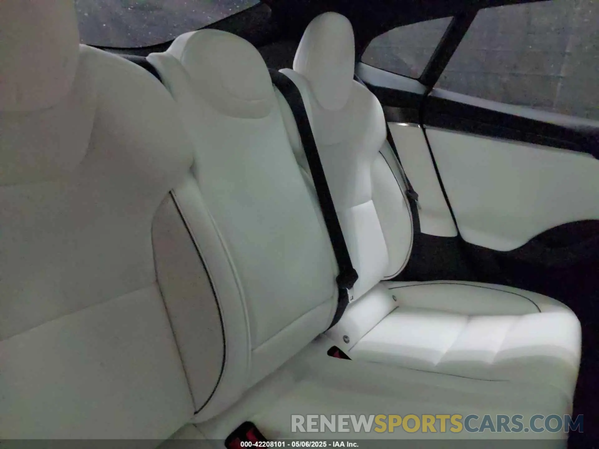 8 Фотография поврежденного автомобиля 5YJSA1E61NF471785 TESLA MODEL S 2022