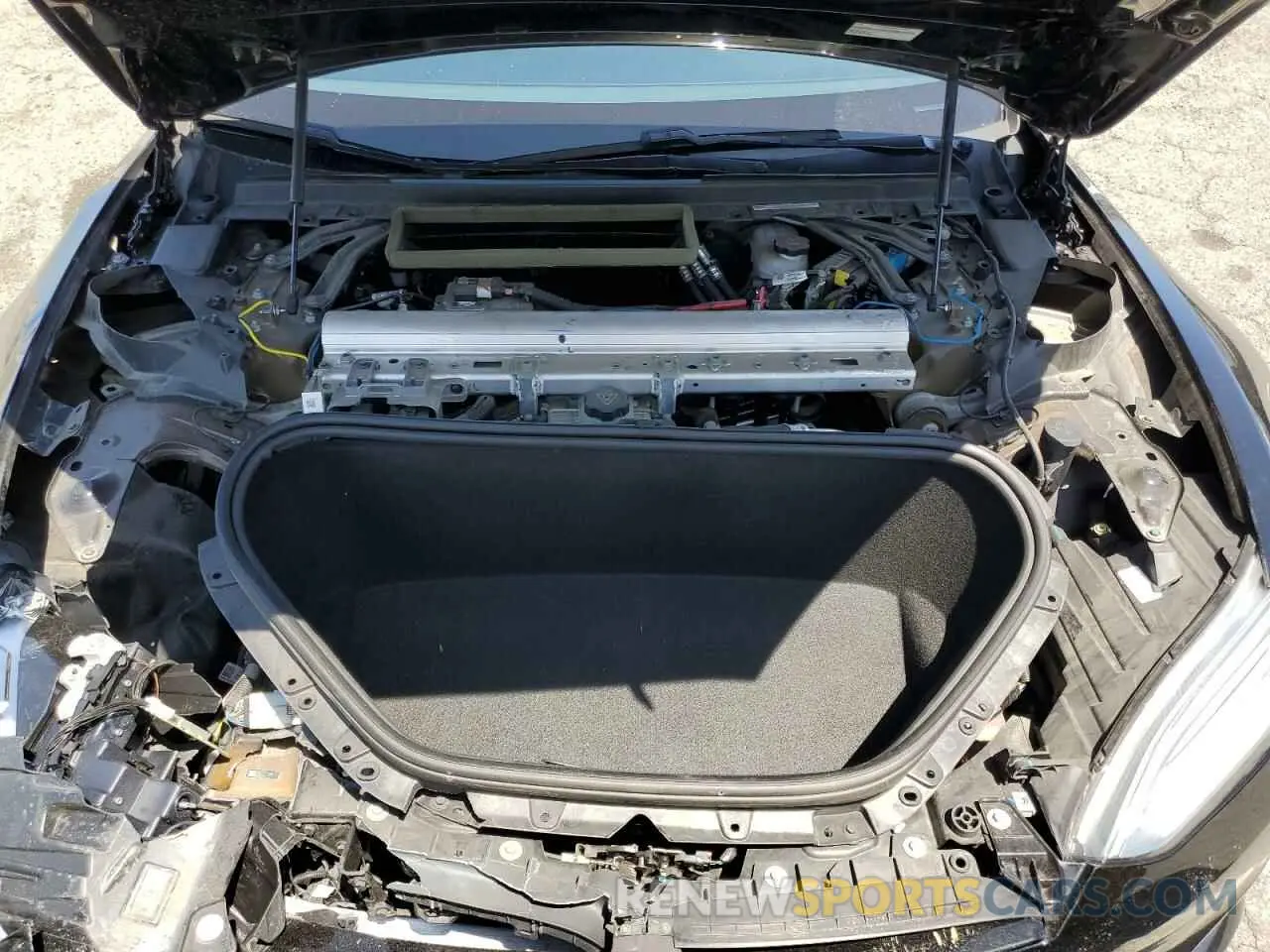 11 Photograph of a damaged car 5YJSA1E62NF471696 TESLA MODEL S 2022