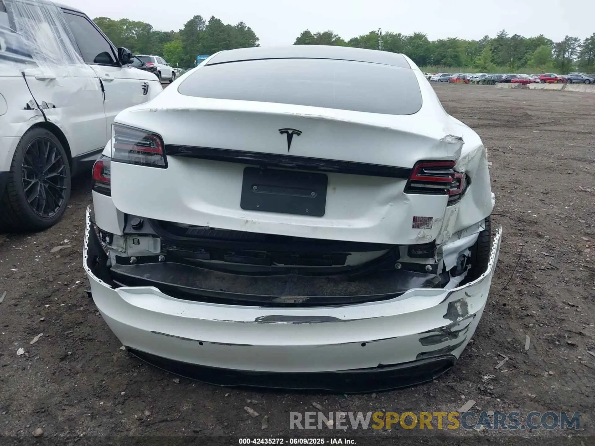 16 Фотография поврежденного автомобиля 5YJSA1E62NF487719 TESLA MODEL S 2022