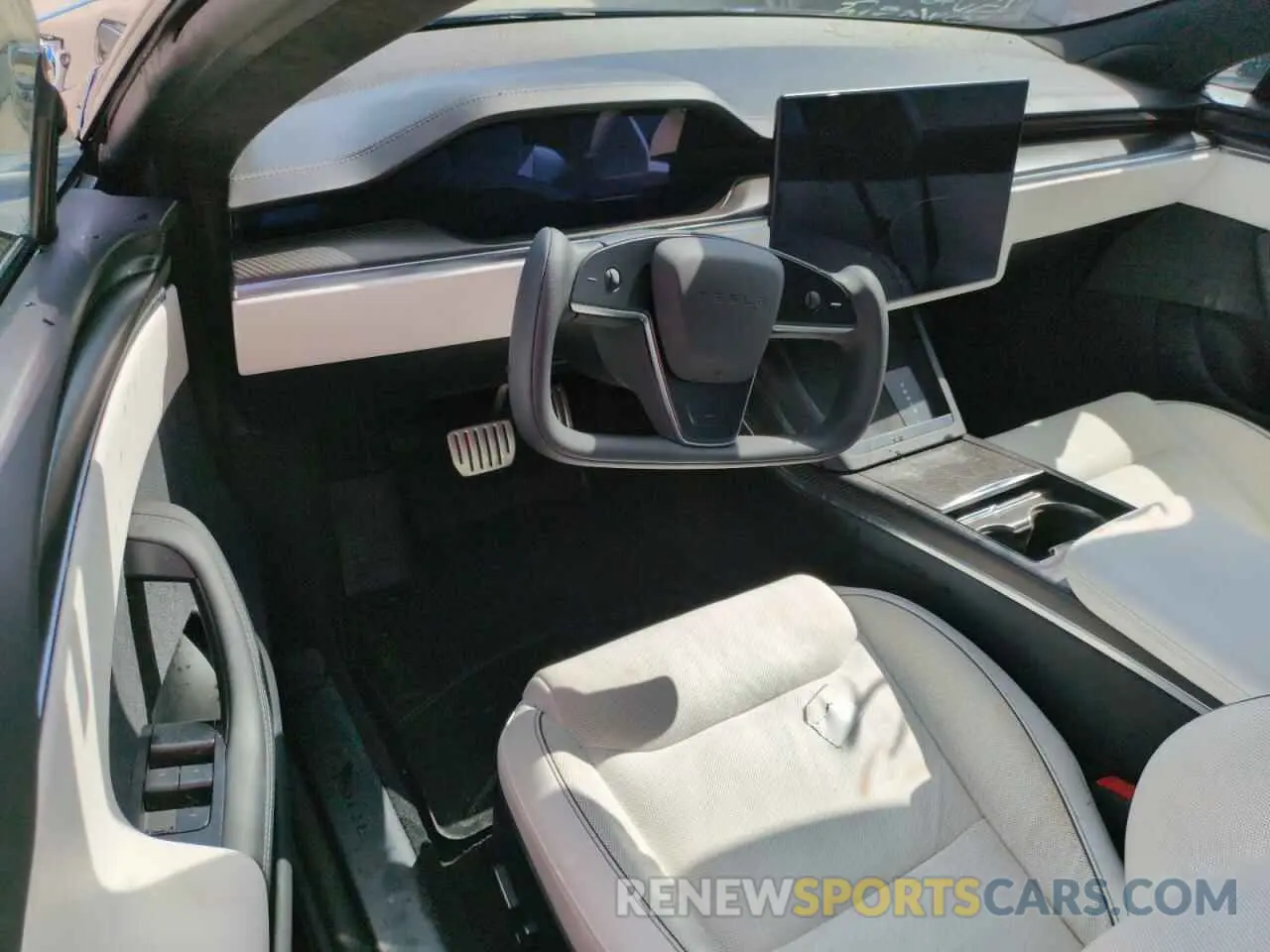 8 Photograph of a damaged car 5YJSA1E64NF461218 TESLA MODEL S 2022