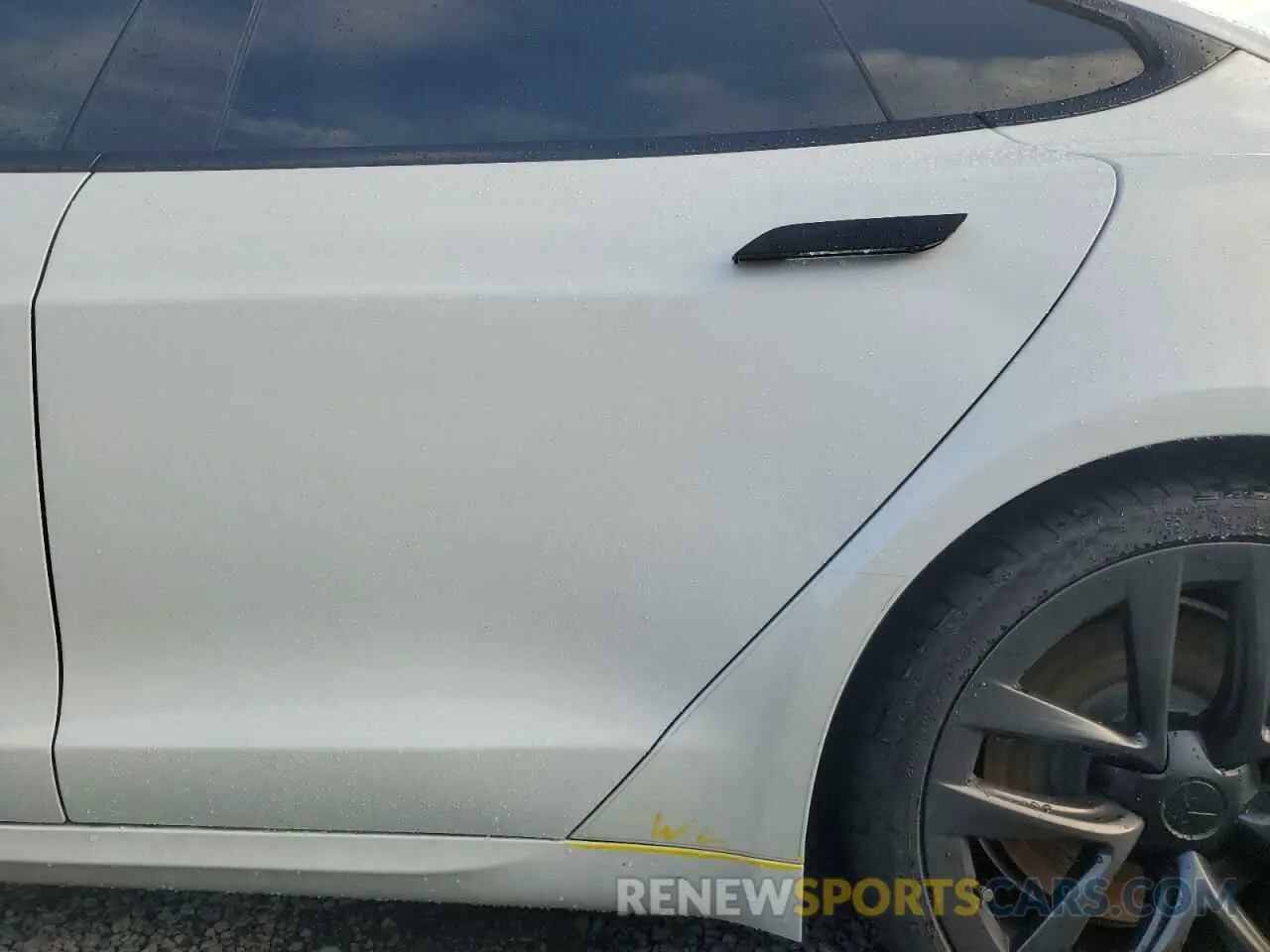 12 Photograph of a damaged car 5YJSA1E64NF477306 TESLA MODEL S 2022