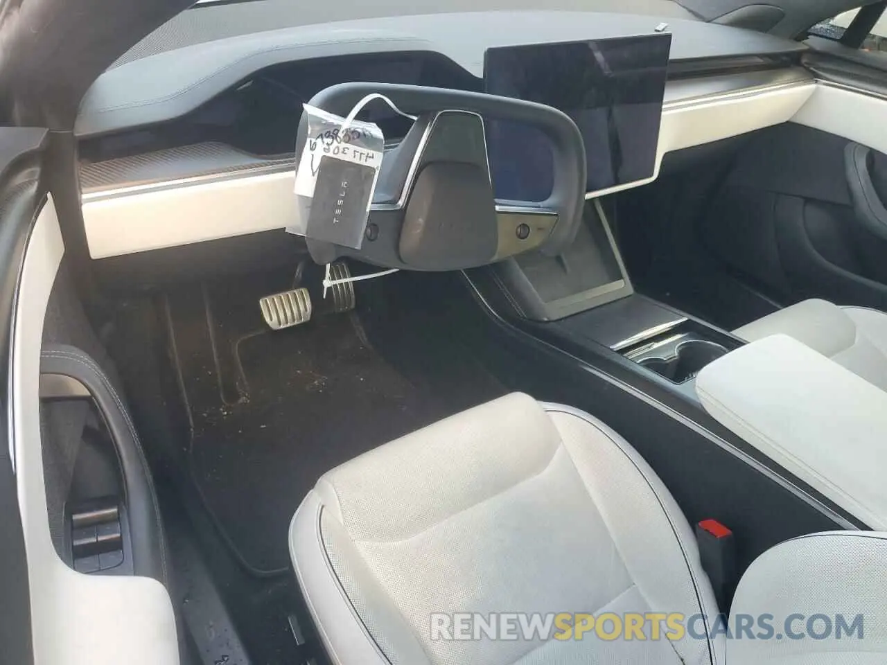 8 Photograph of a damaged car 5YJSA1E64NF477306 TESLA MODEL S 2022